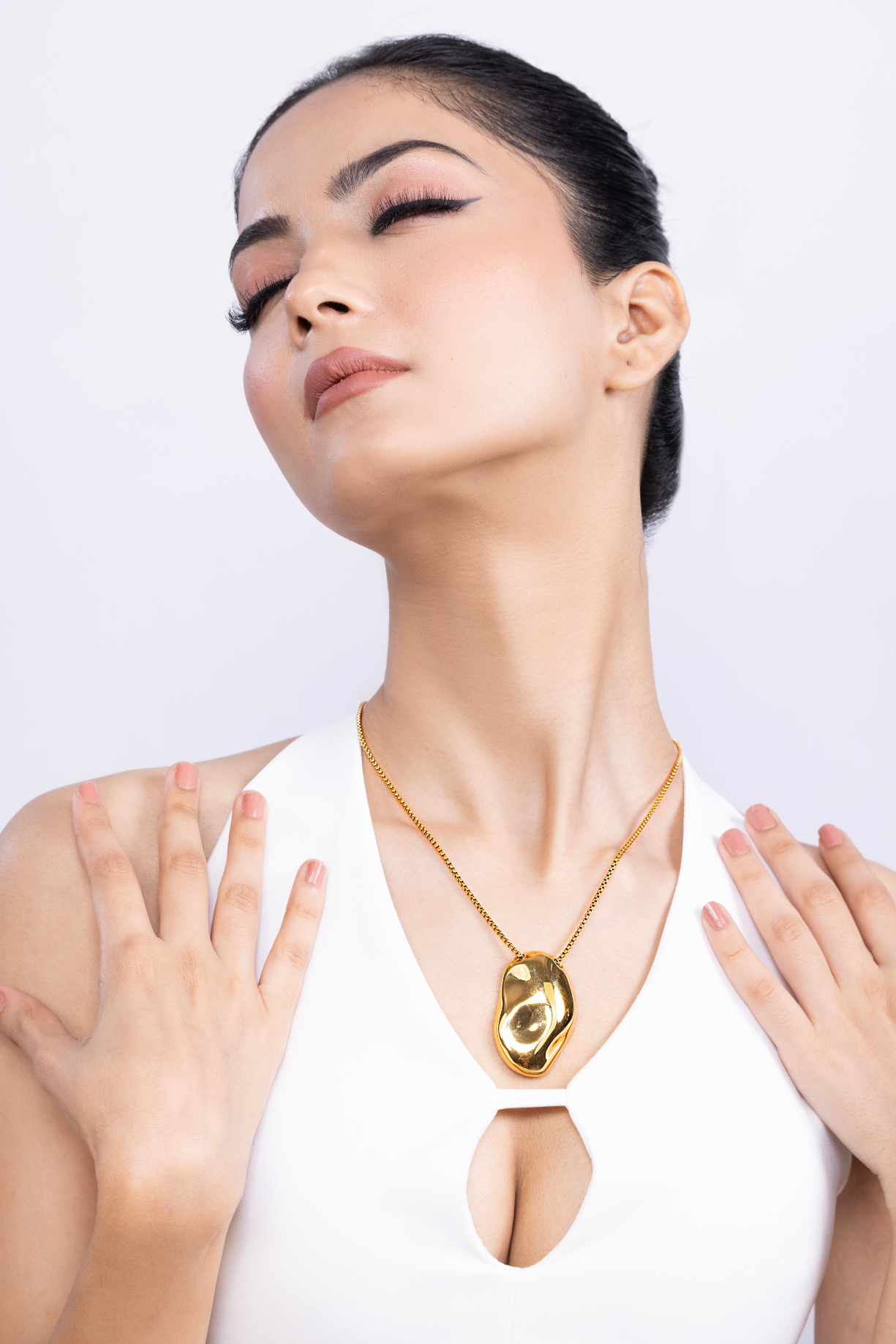 Trendsetter Pendant Necklace - Kaoribyshreya