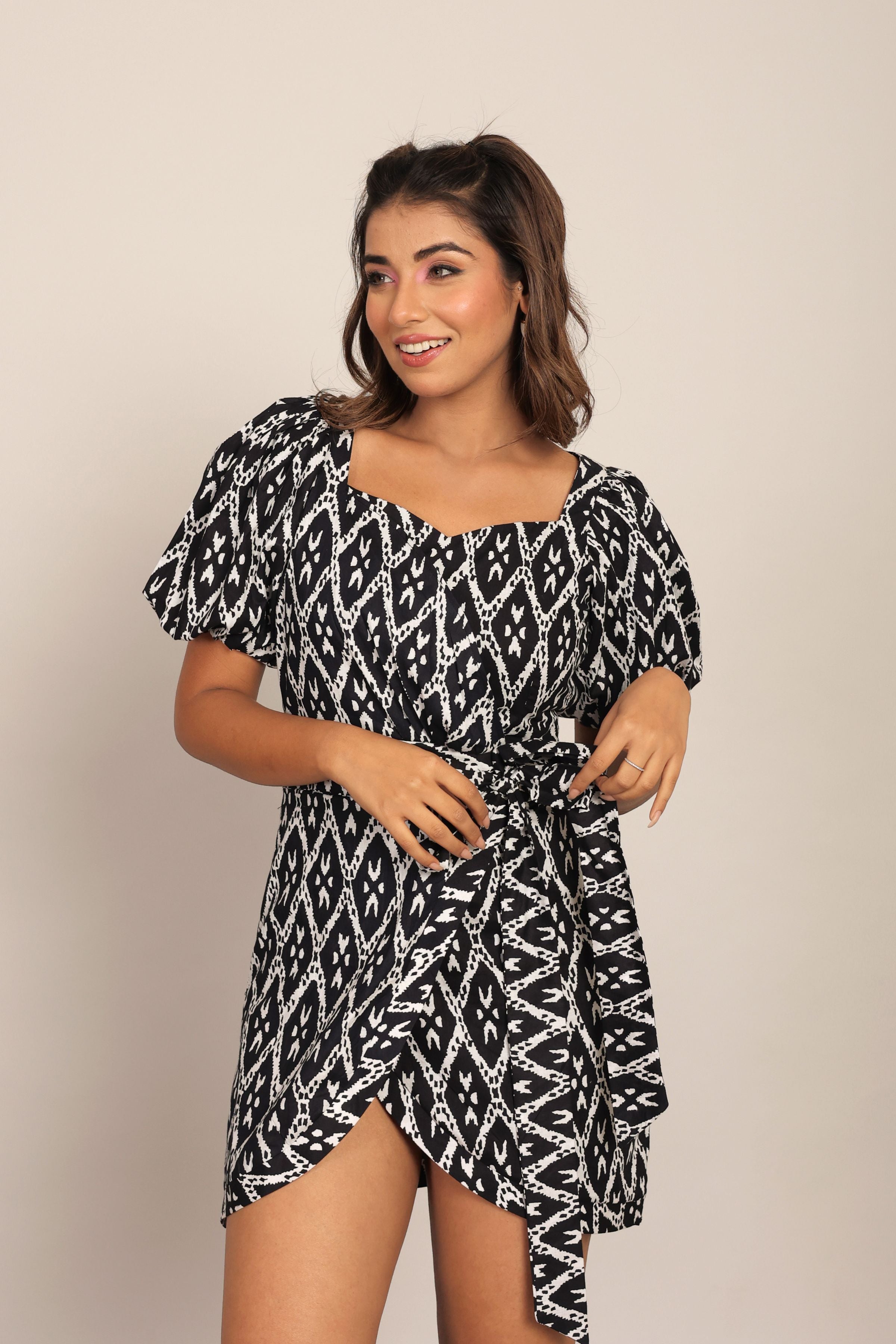 Black and White Geometric Printed Short Dress - Kaoribyshreya