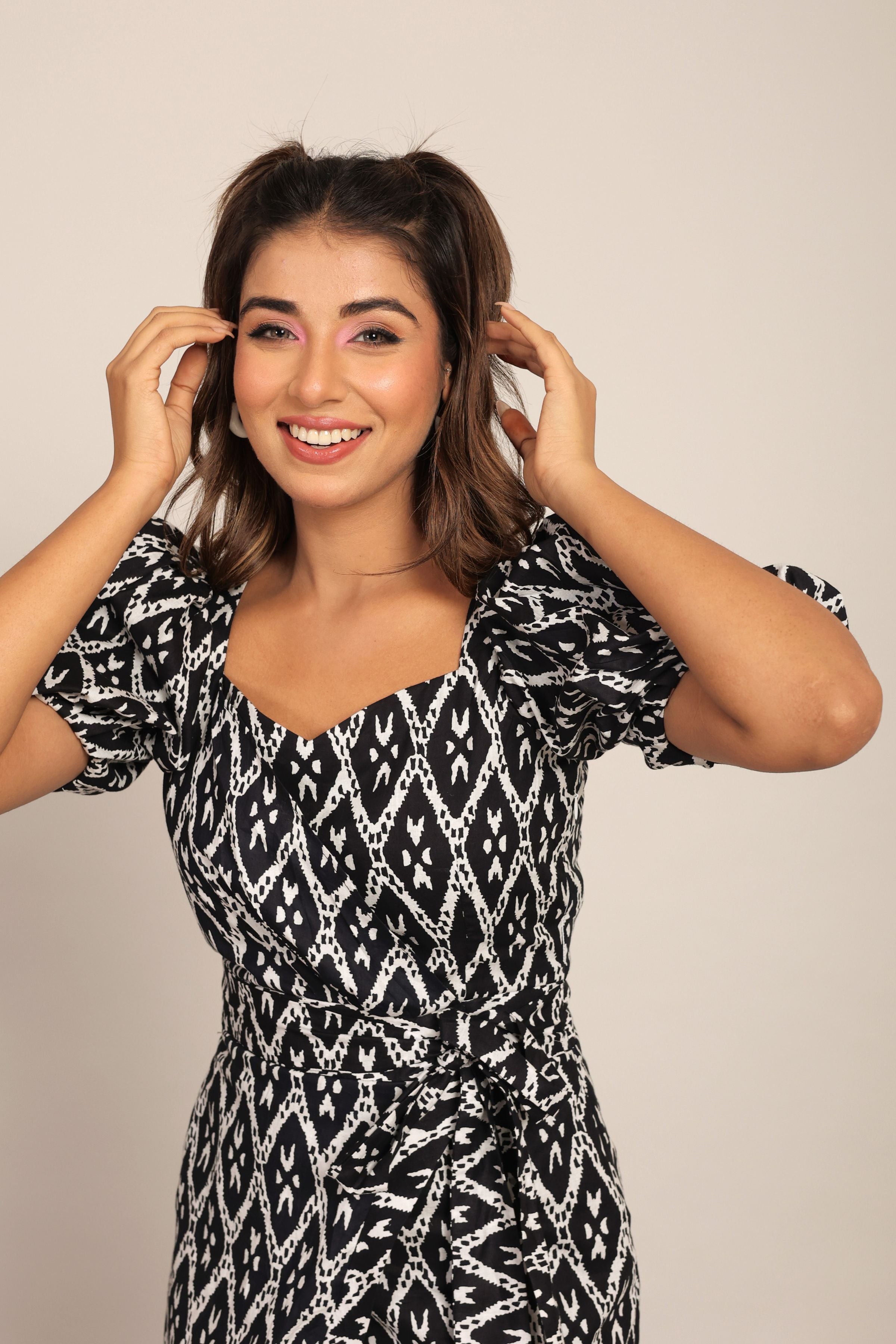 Black and White Geometric Printed Short Dress - Kaoribyshreya