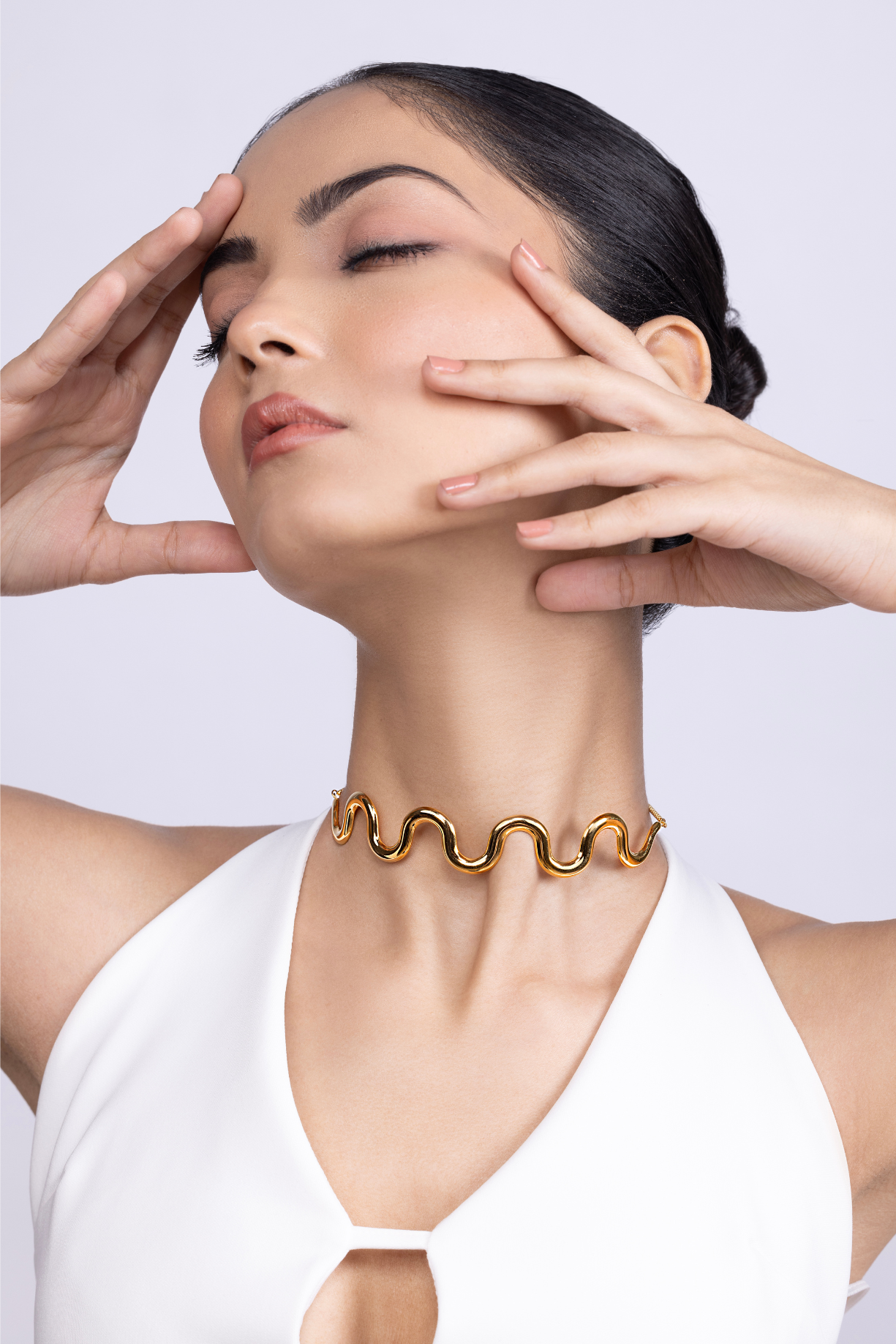 Curved Choker Necklace - Kaoribyshreya