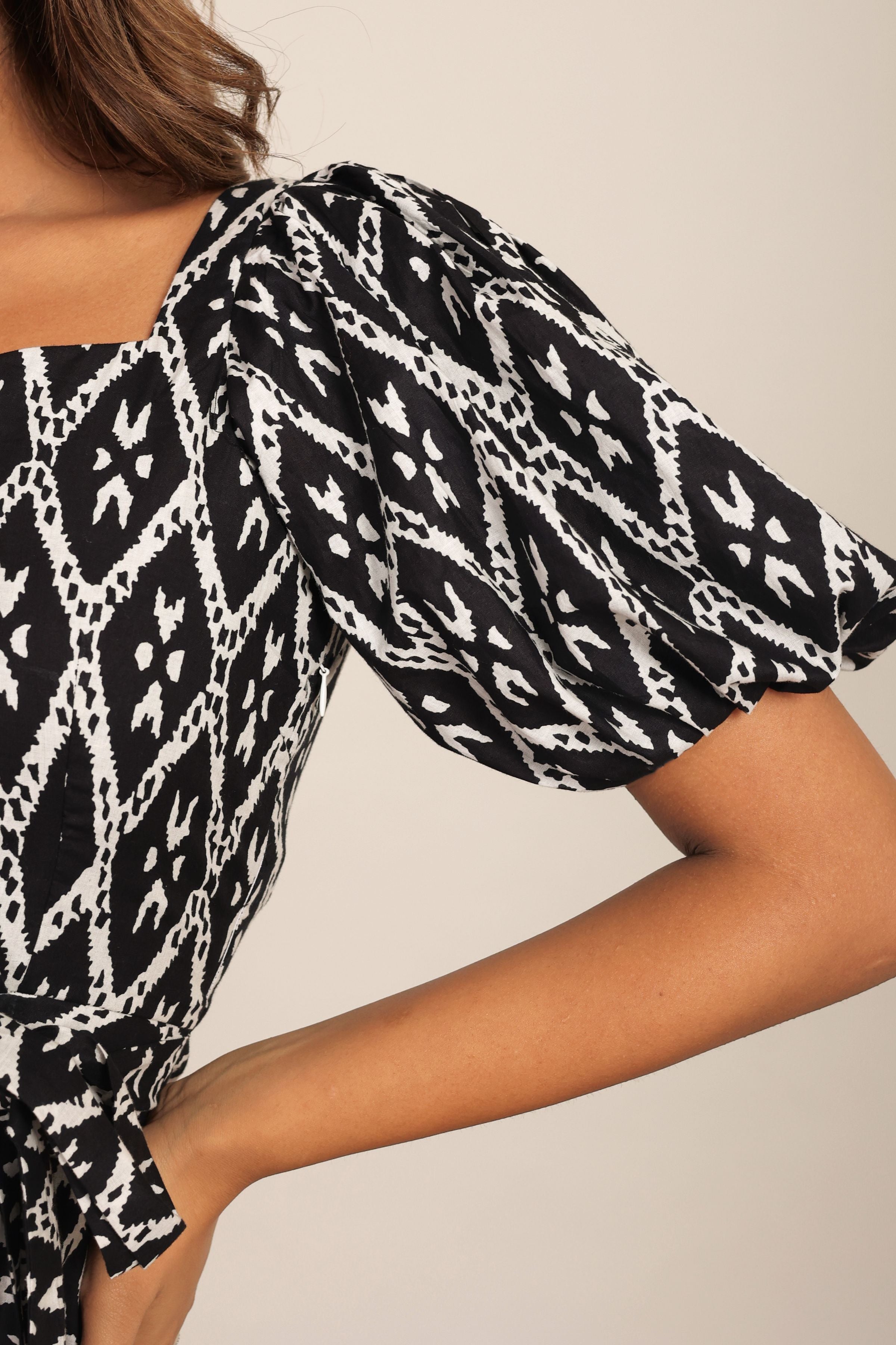 Black and White Geometric Printed Short Dress - Kaoribyshreya