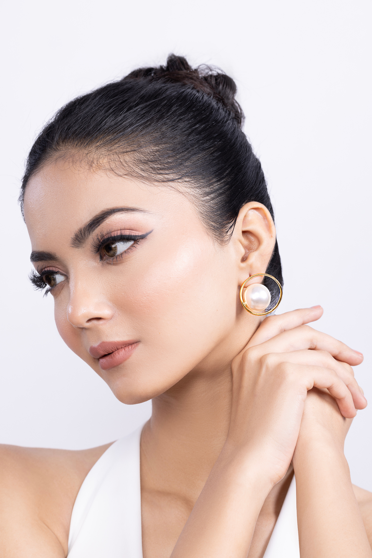 Mother Of Pearl Round Pin Earring - Kaoribyshreya