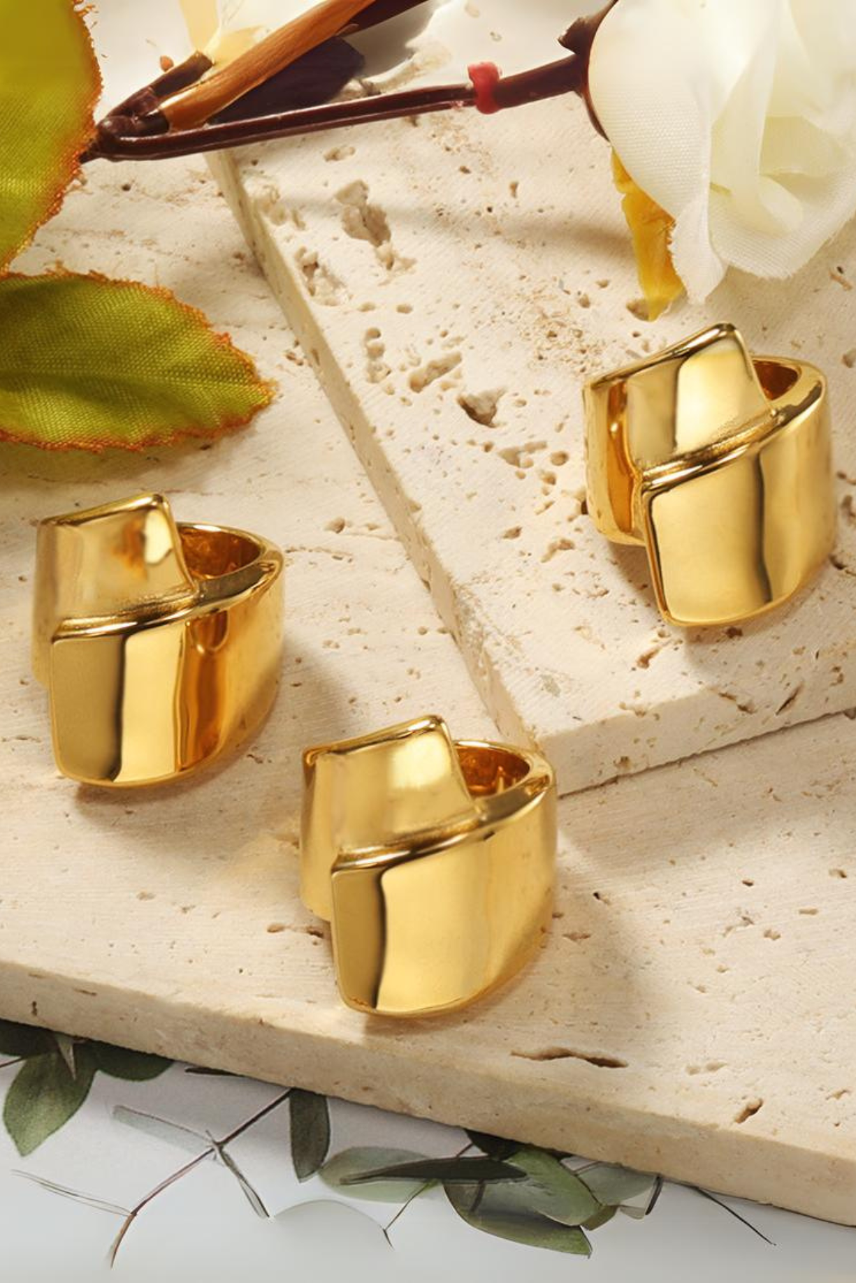 Twisted Over Lap Ring - Kaoribyshreya