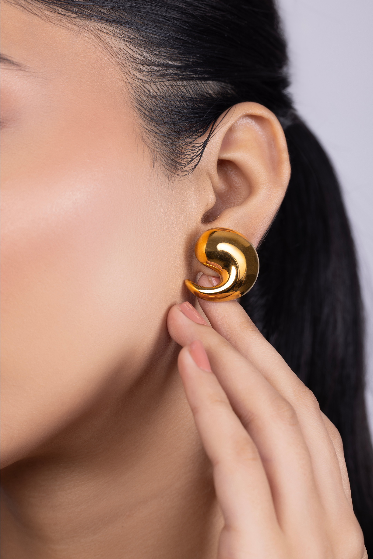 Mini Curved Earrings - Kaoribyshreya