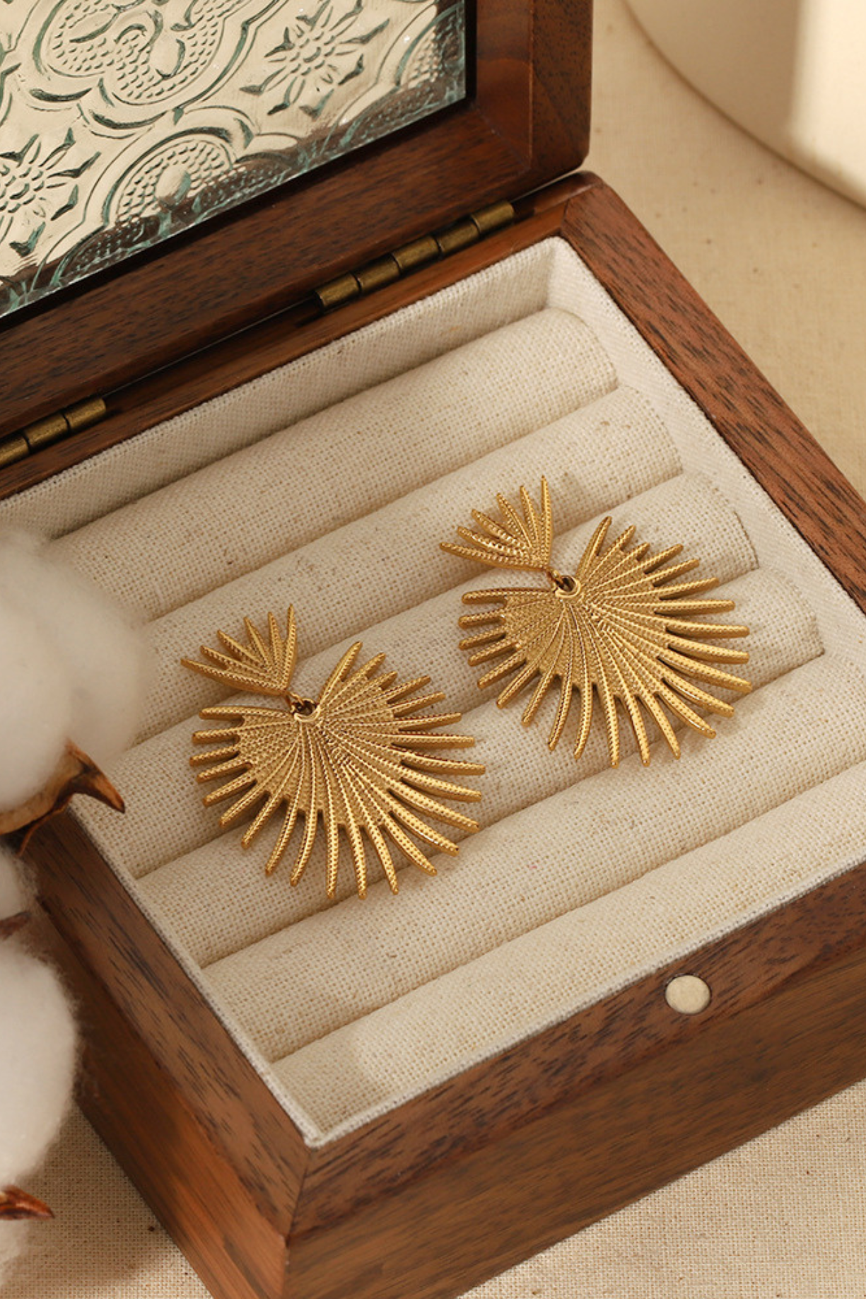 Crown Heart Shaped Earring - Kaoribyshreya