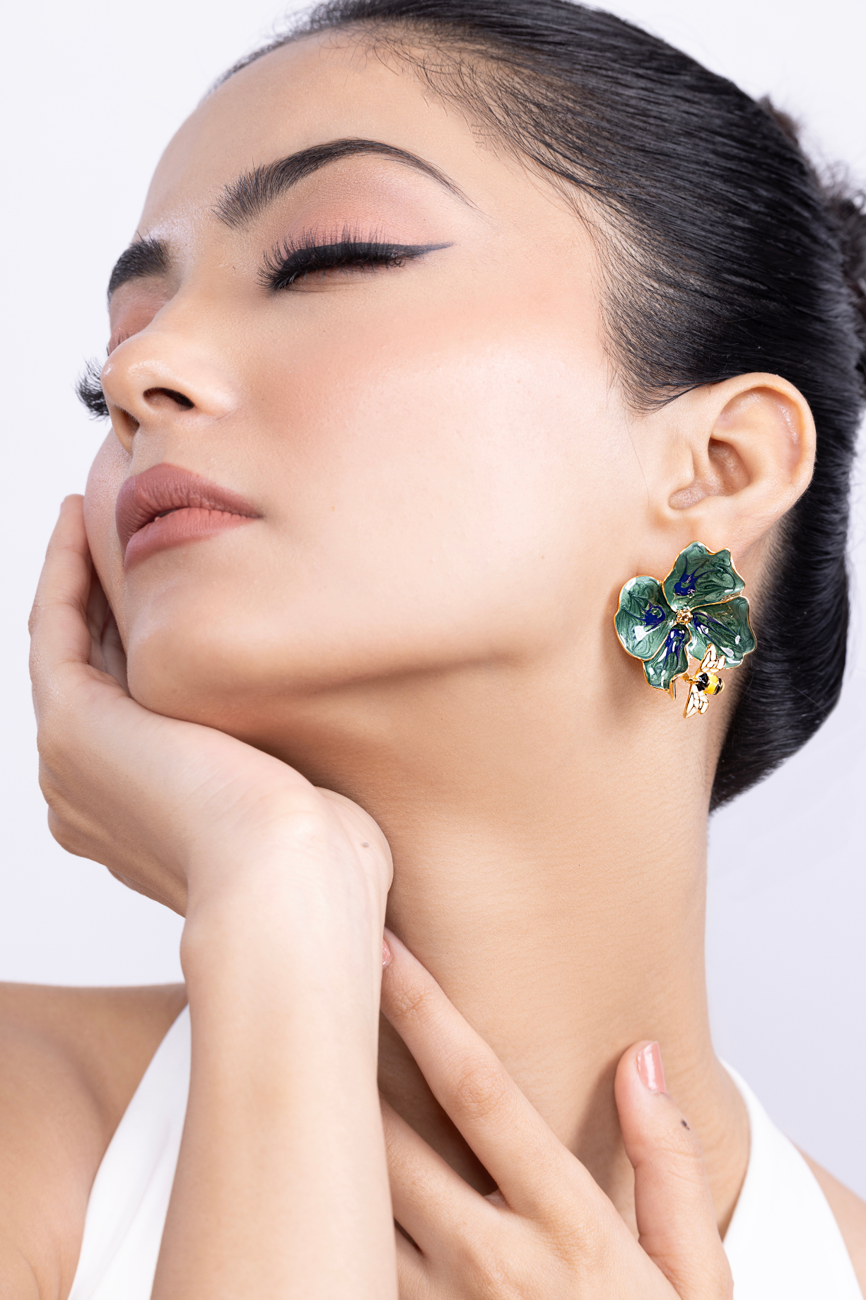 Flower Bee Pin Earring - Kaoribyshreya