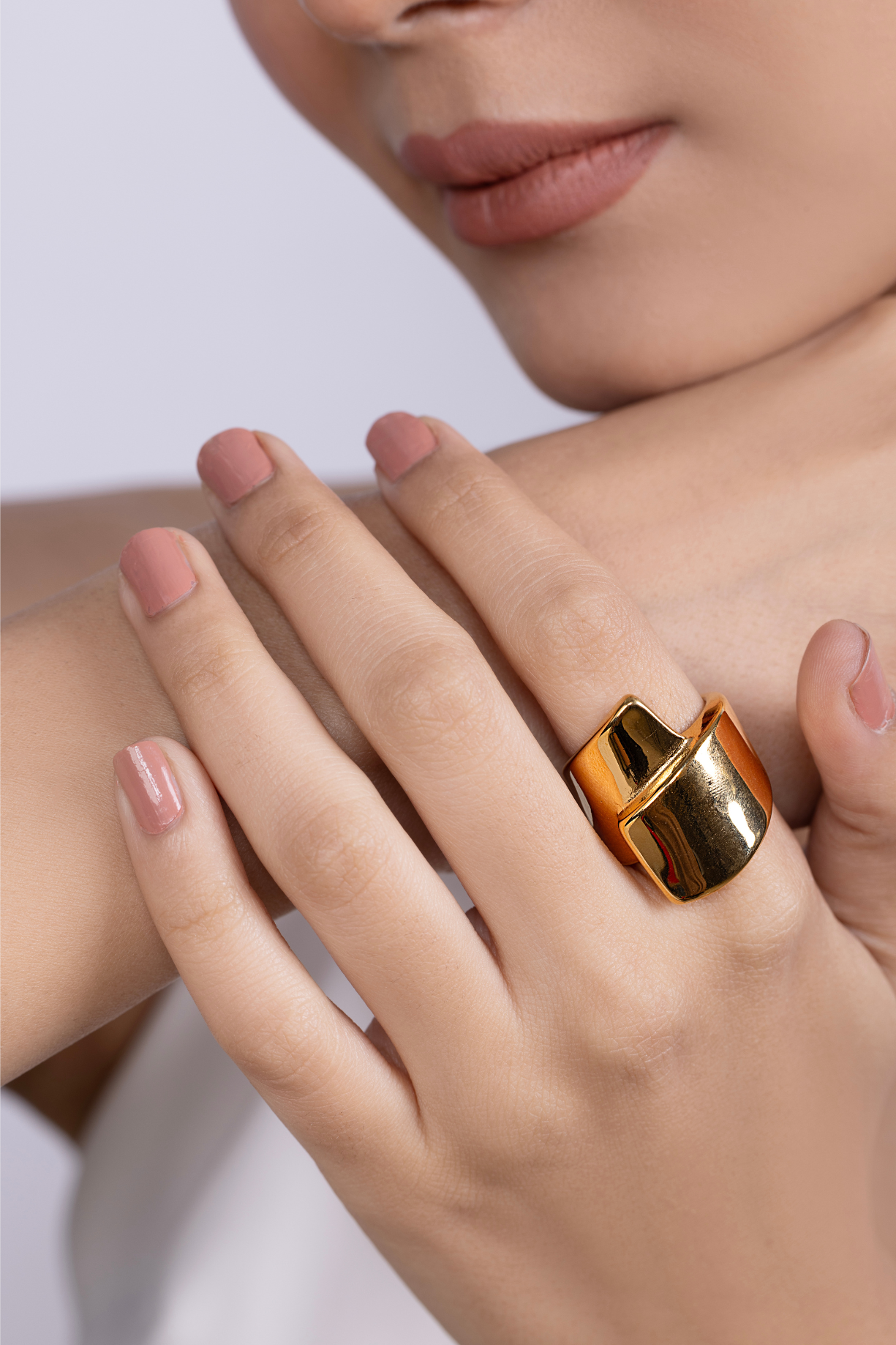 Twisted Over Lap Ring - Kaoribyshreya