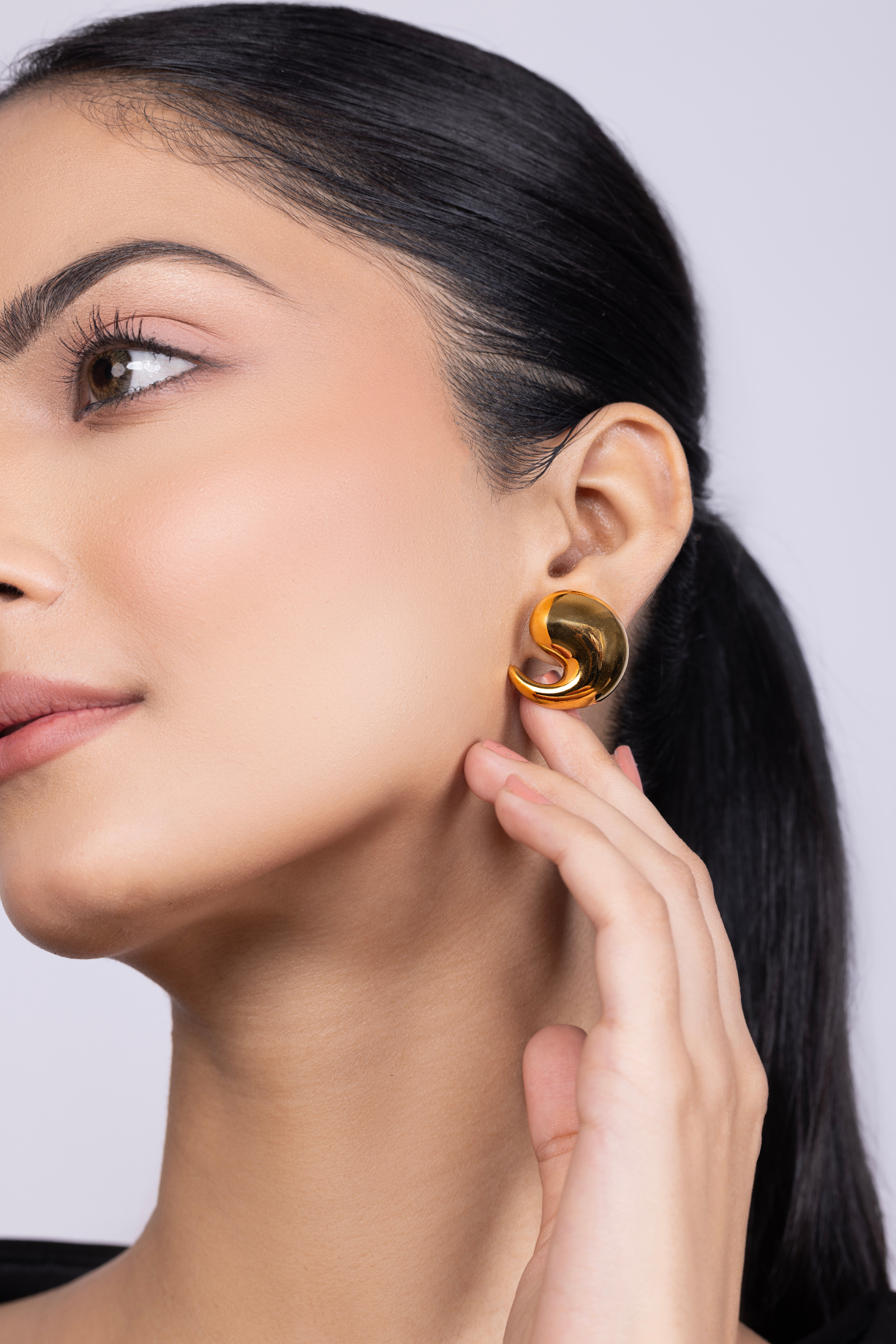Mini Curved Earrings - Kaoribyshreya