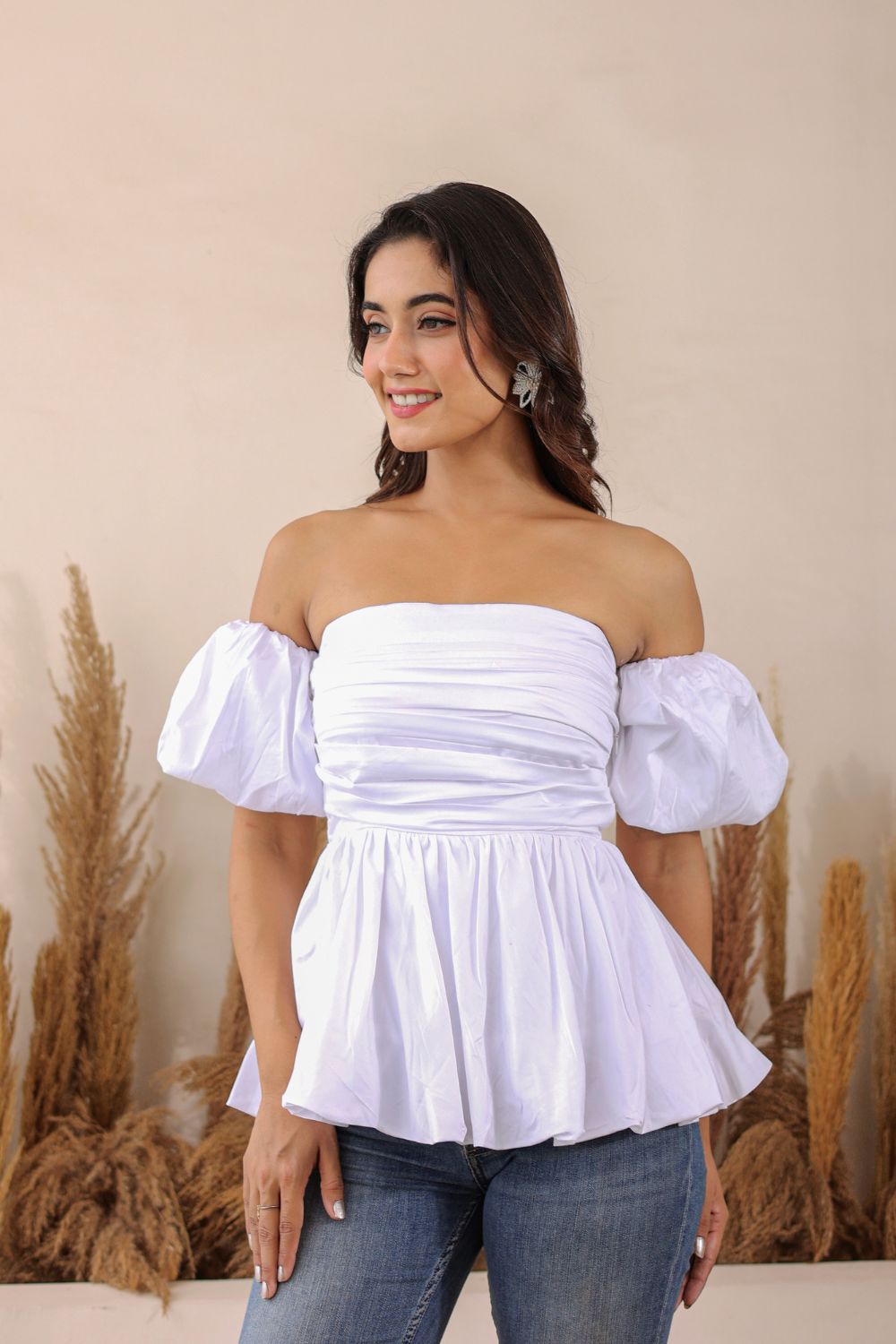 トップス room306#Balloon Off Shoulder Tops Shop Off Shoulder Balloon Crop Top Online | Splash UAE