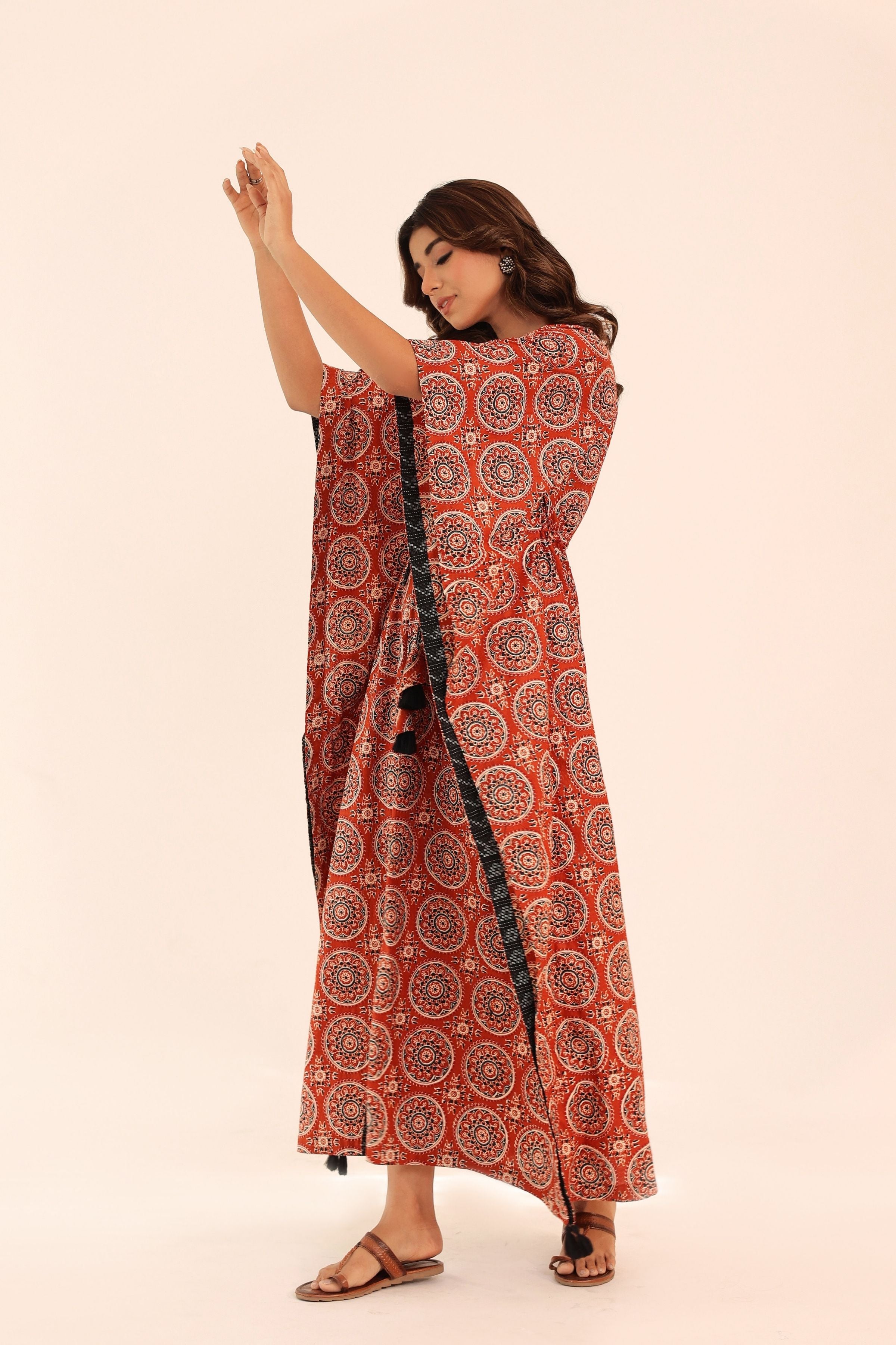 Brown Printed Relaxed Kaftan Kurta With Waist Dori - Kaoribyshreya