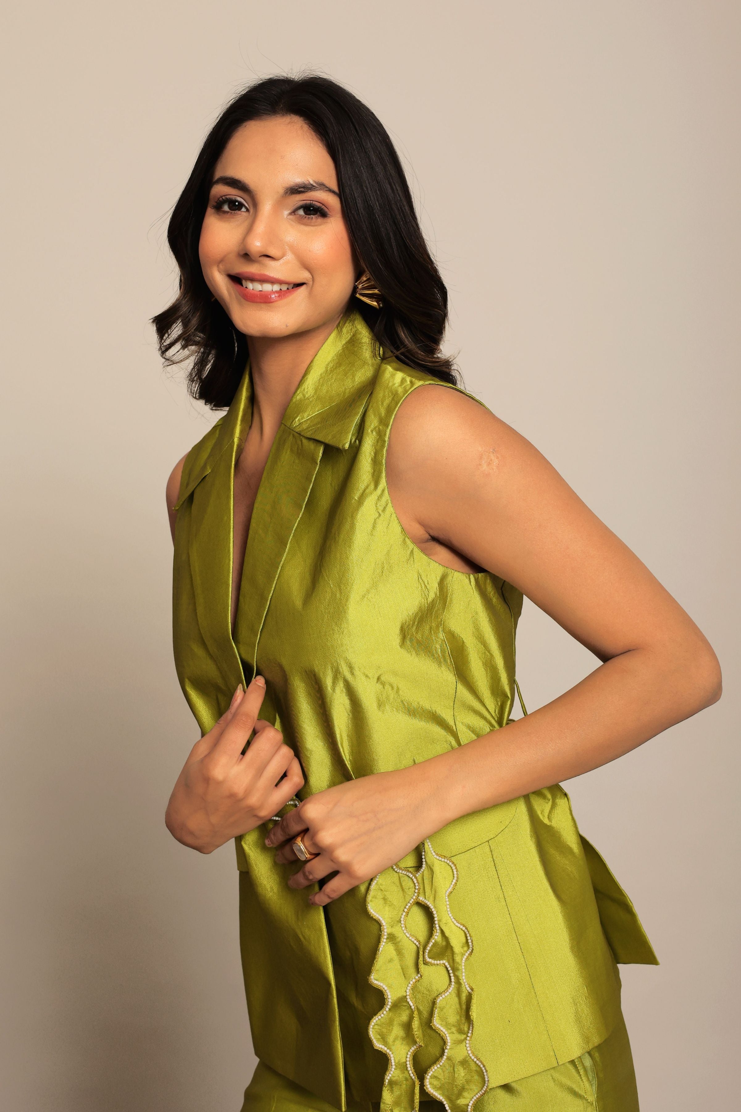Green Solid Relaxed Top with Waist Tie Up Belt and 2 Pockets - Kaoribyshreya