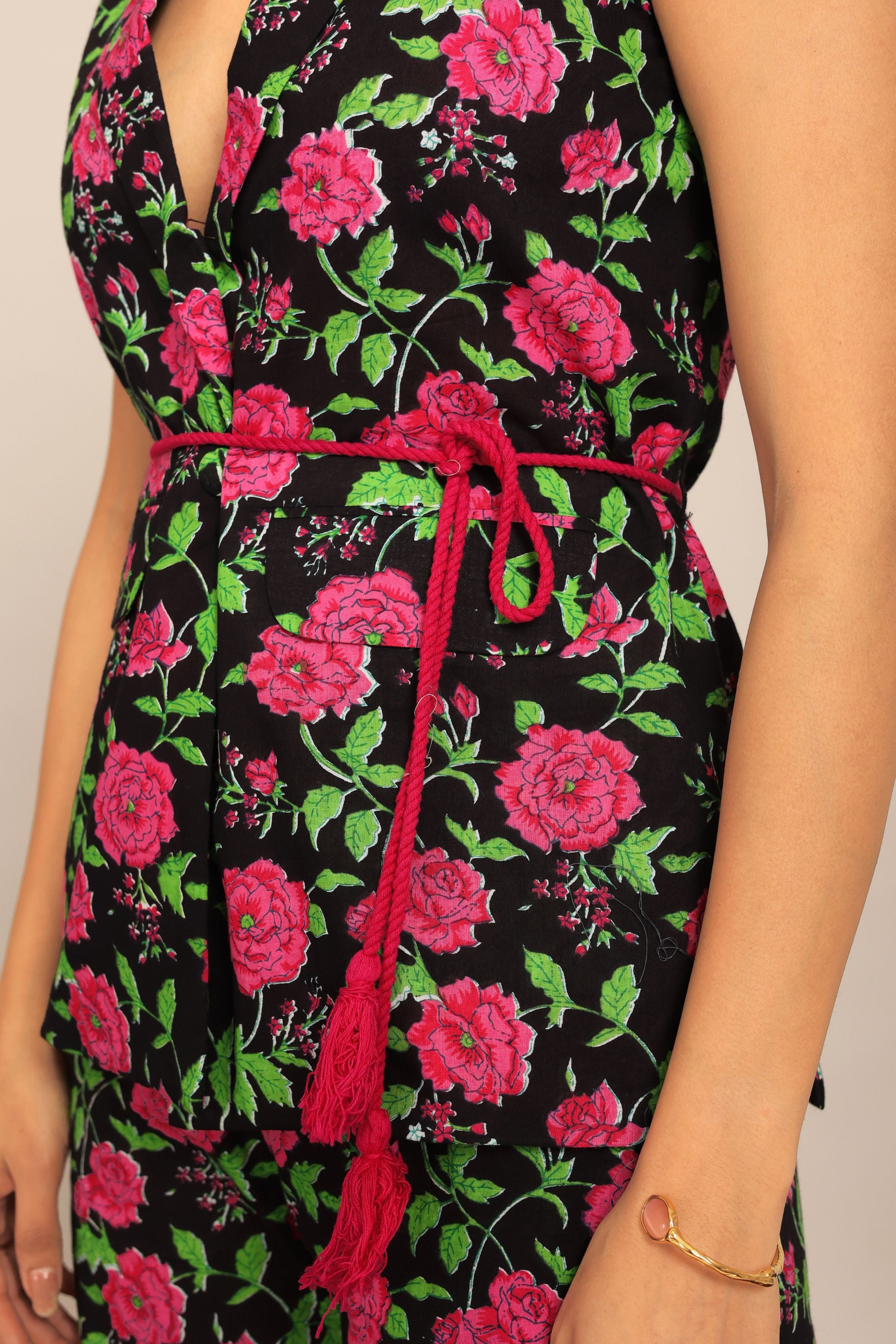 Black Multicolor Floral Printed Relaxed Top with Collar - Kaoribyshreya
