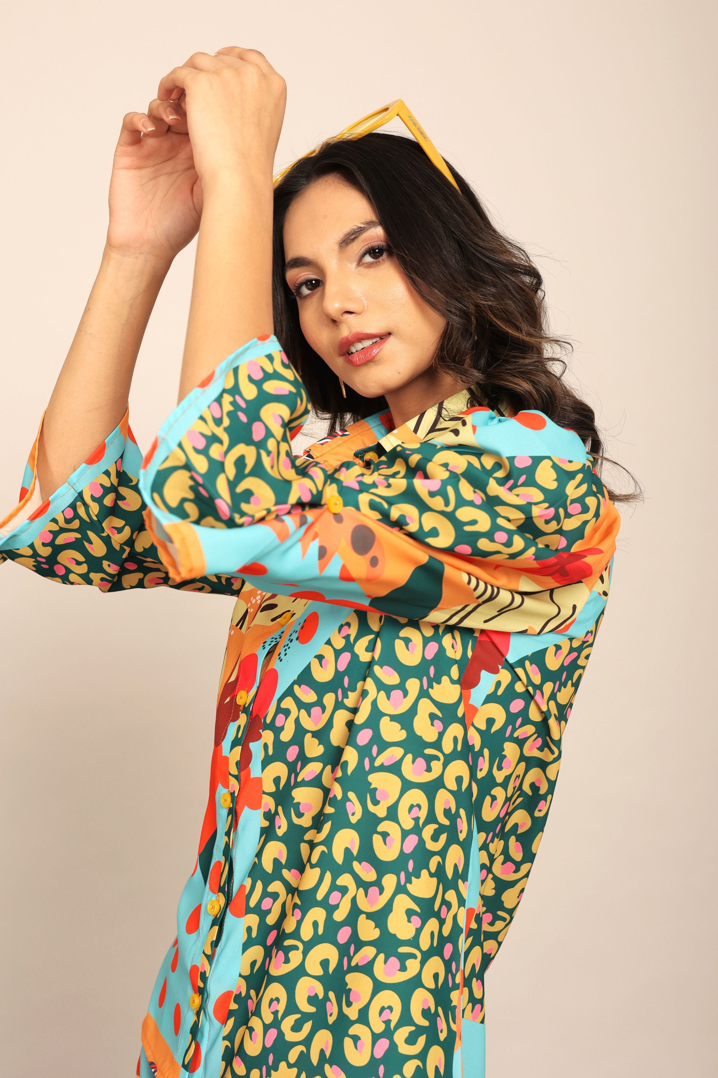 Multicolor Relaxed Shirt with Collar and Closer 7 Buttons - Kaoribyshreya