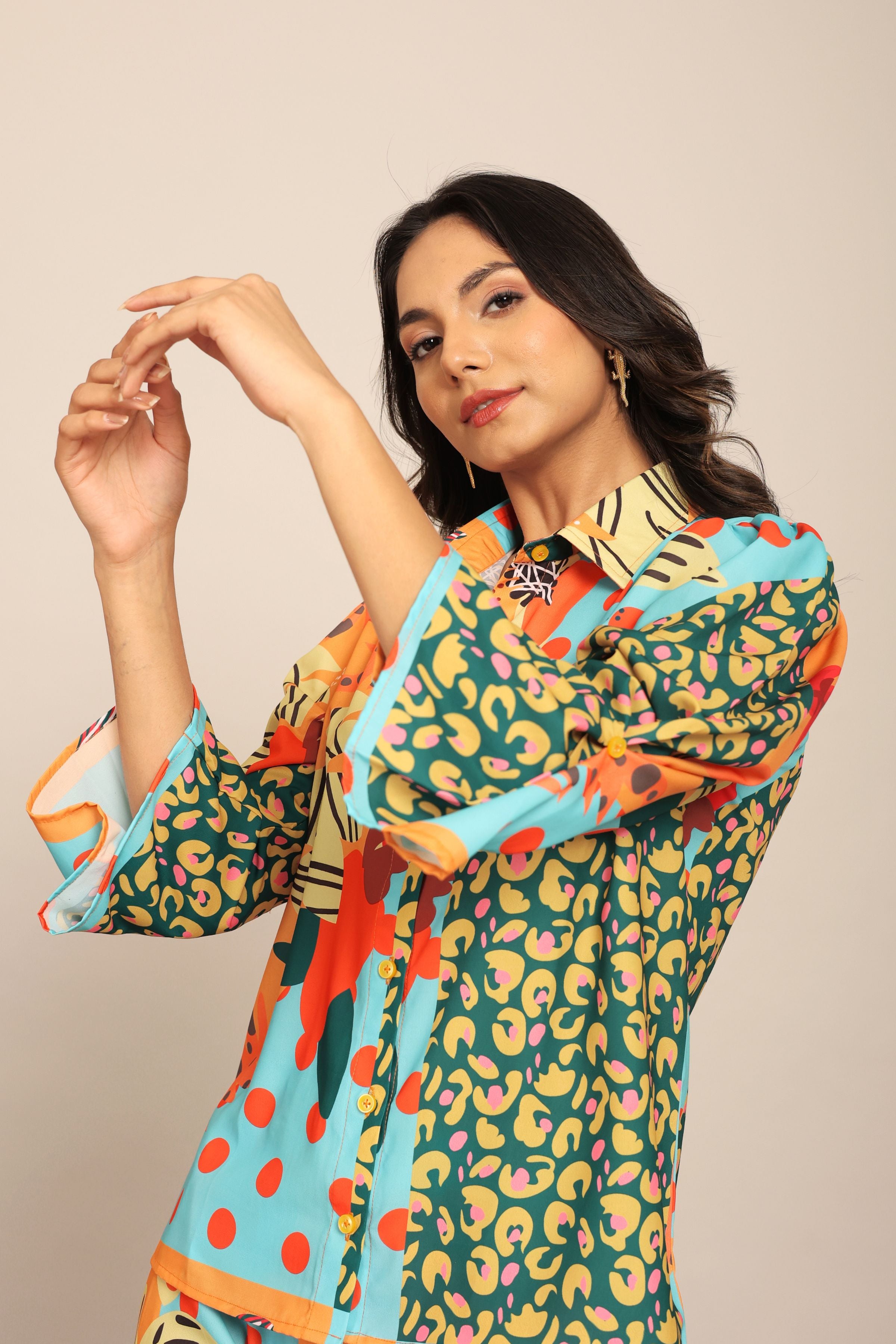 Multicolor Relaxed Shirt with Collar and Closer 7 Buttons - Kaoribyshreya