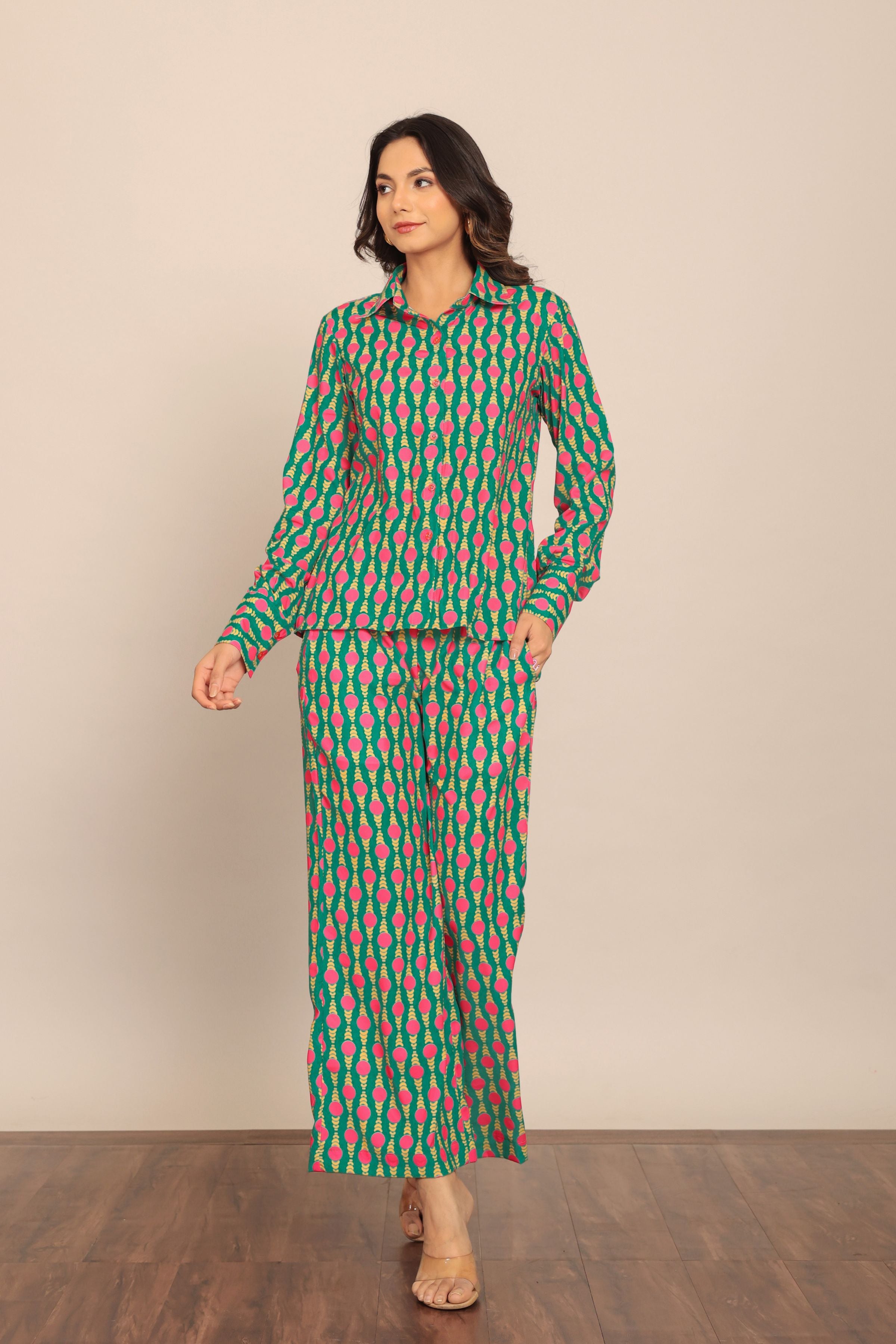 Sea Green and Pink Relaxed Shirt with Collar and Closer 5 Buttons - Kaoribyshreya