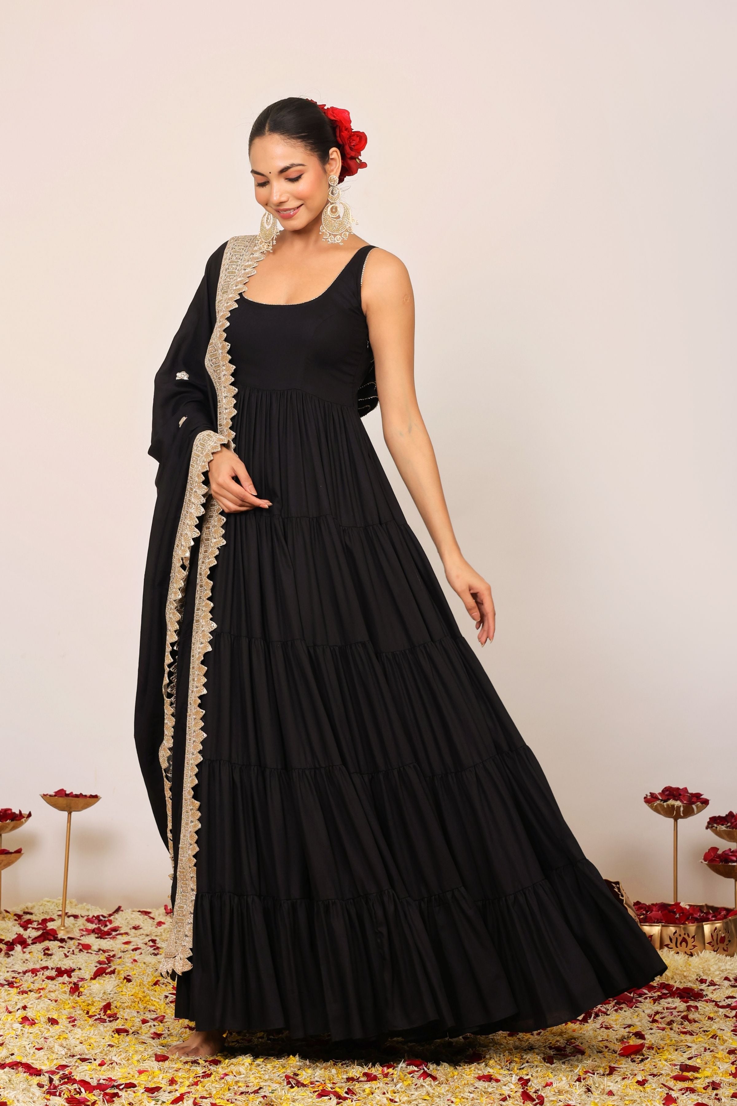 Black Solid Anarkali Kurta Set Paired With Dupatta having Gota Work at Border - Kaoribyshreya
