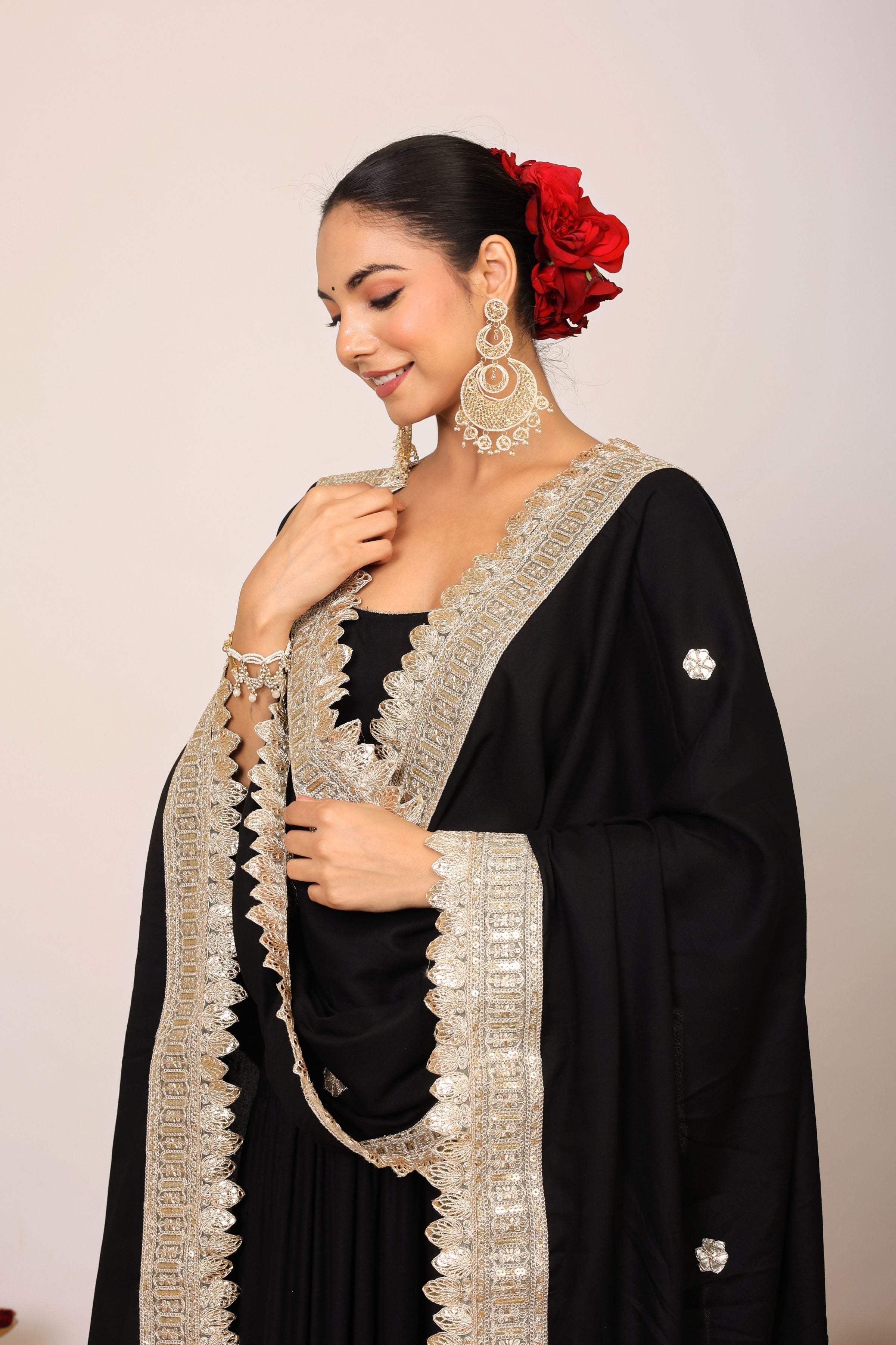 Black Solid Anarkali Kurta Set Paired With Dupatta having Gota Work at Border - Kaoribyshreya