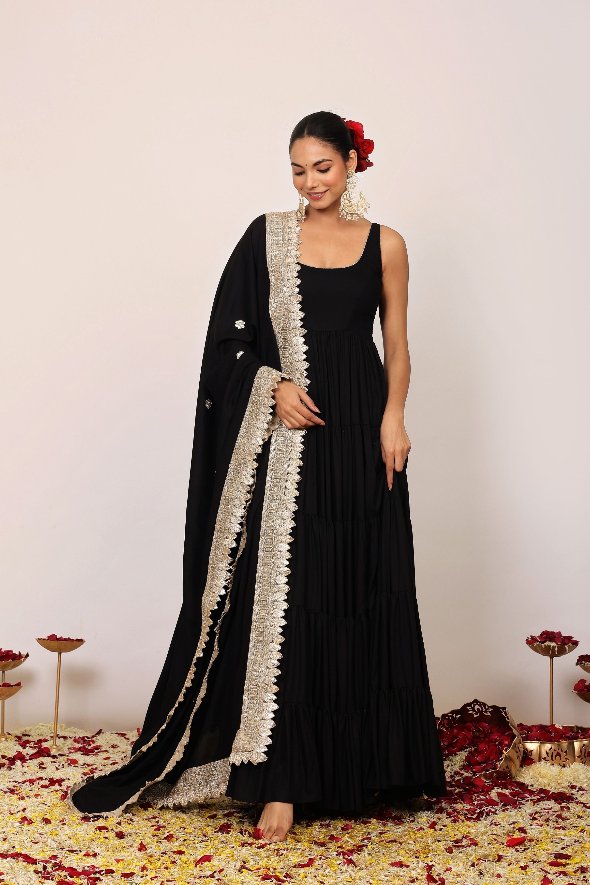 Black Solid Anarkali Kurta Set Paired With Dupatta having Gota Work at Border - Kaoribyshreya