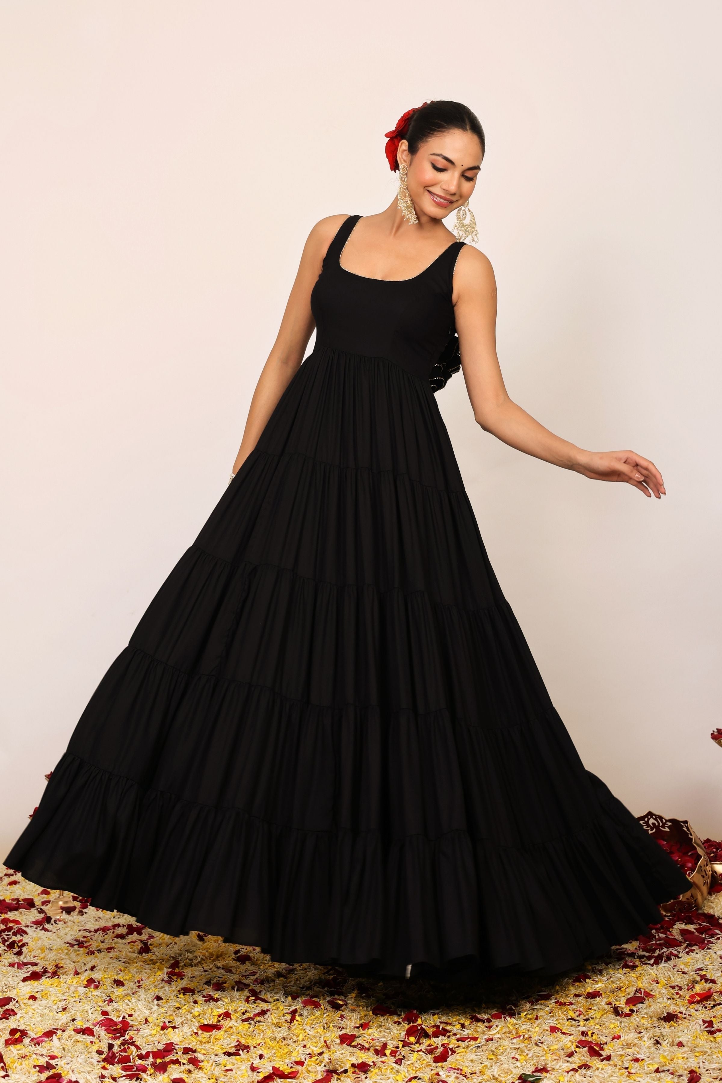 Black Solid Anarkali Kurta Set Paired With Dupatta having Gota Work at Border - Kaoribyshreya