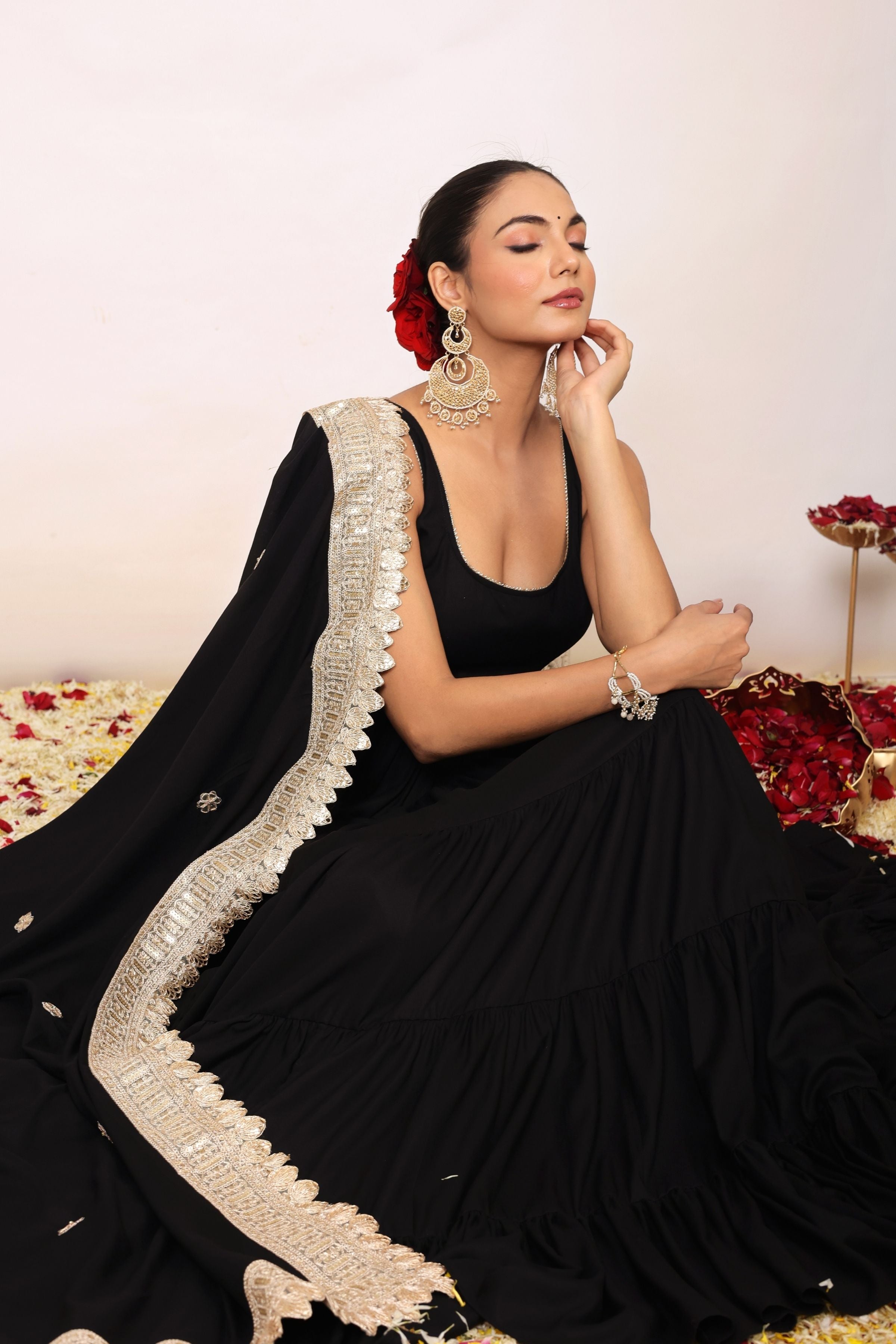 Black Solid Anarkali Kurta Set Paired With Dupatta having Gota Work at Border - Kaoribyshreya