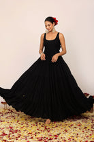 Black Solid Anarkali Kurta Set Paired With Dupatta having Gota Work at Border - Kaoribyshreya
