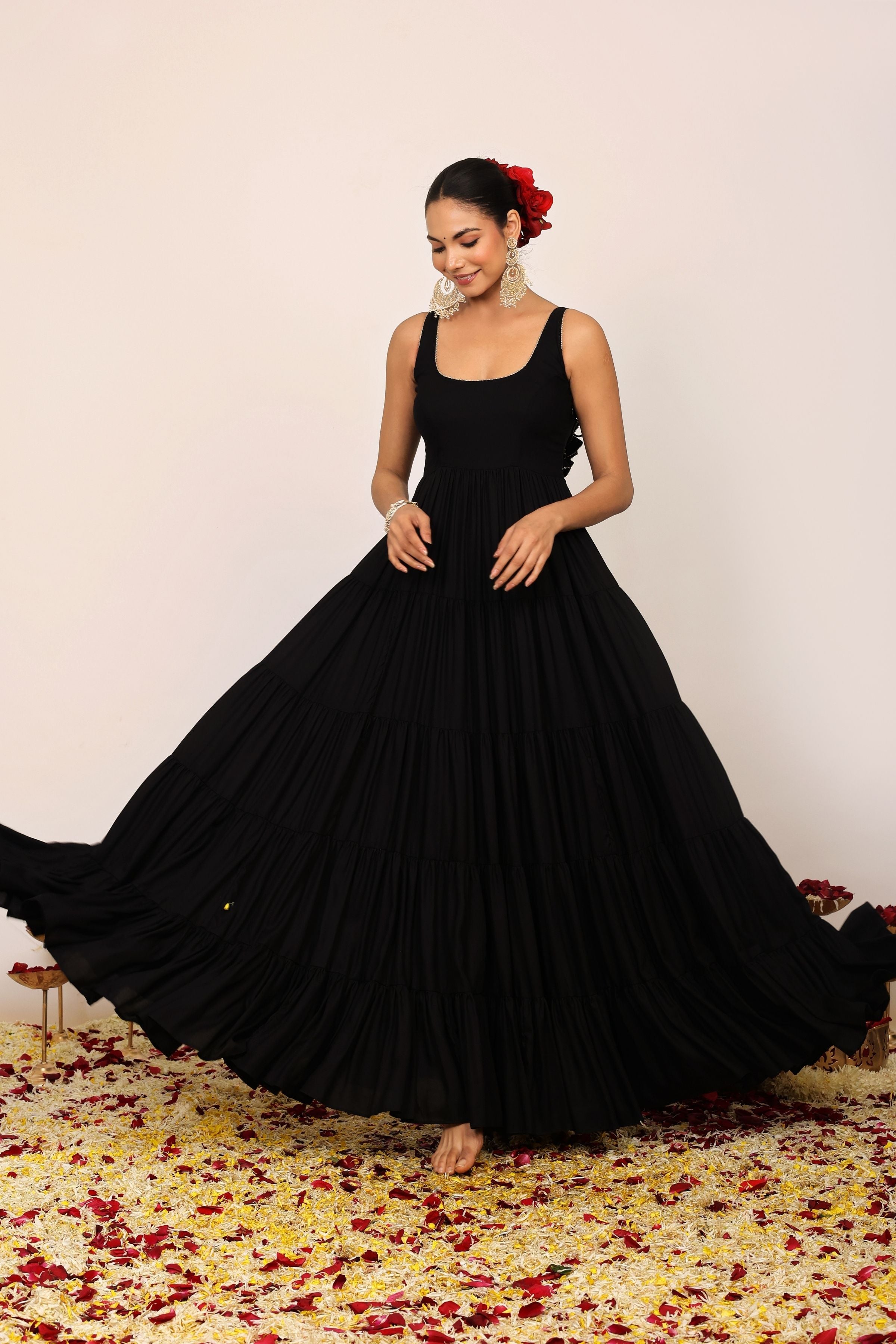 Black Solid Anarkali Kurta Set Paired With Dupatta having Gota Work at Border - Kaoribyshreya