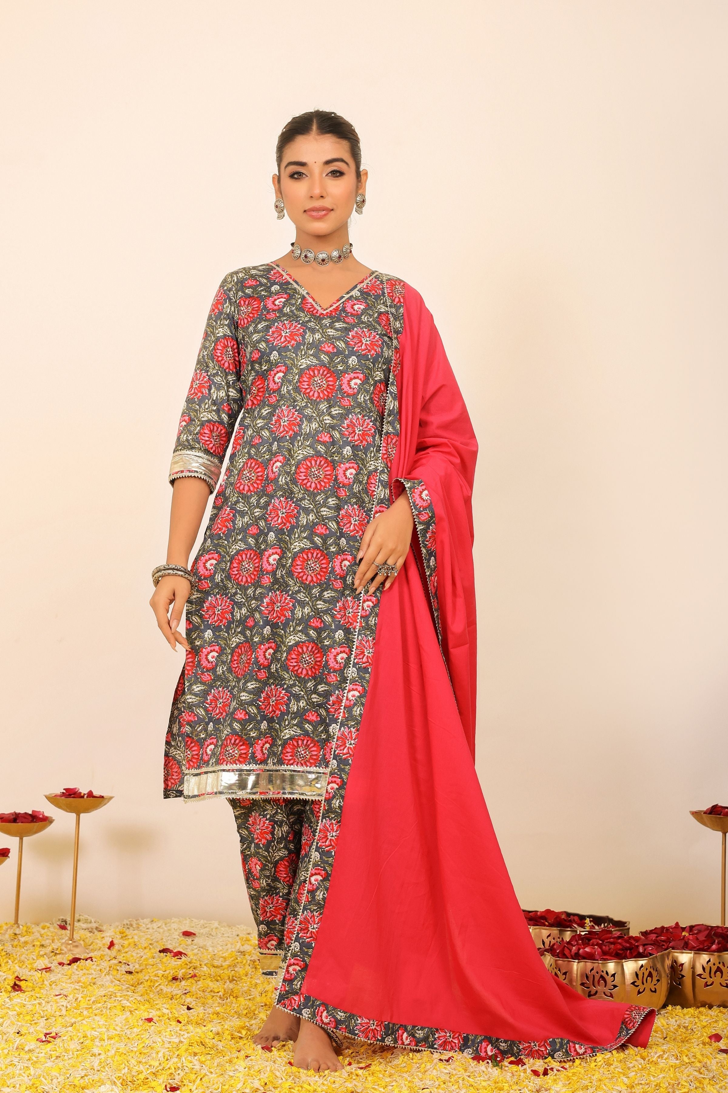 Floral Printed Multicolor Kurta Set Paired With Pant and Pink Dupatta - Kaoribyshreya