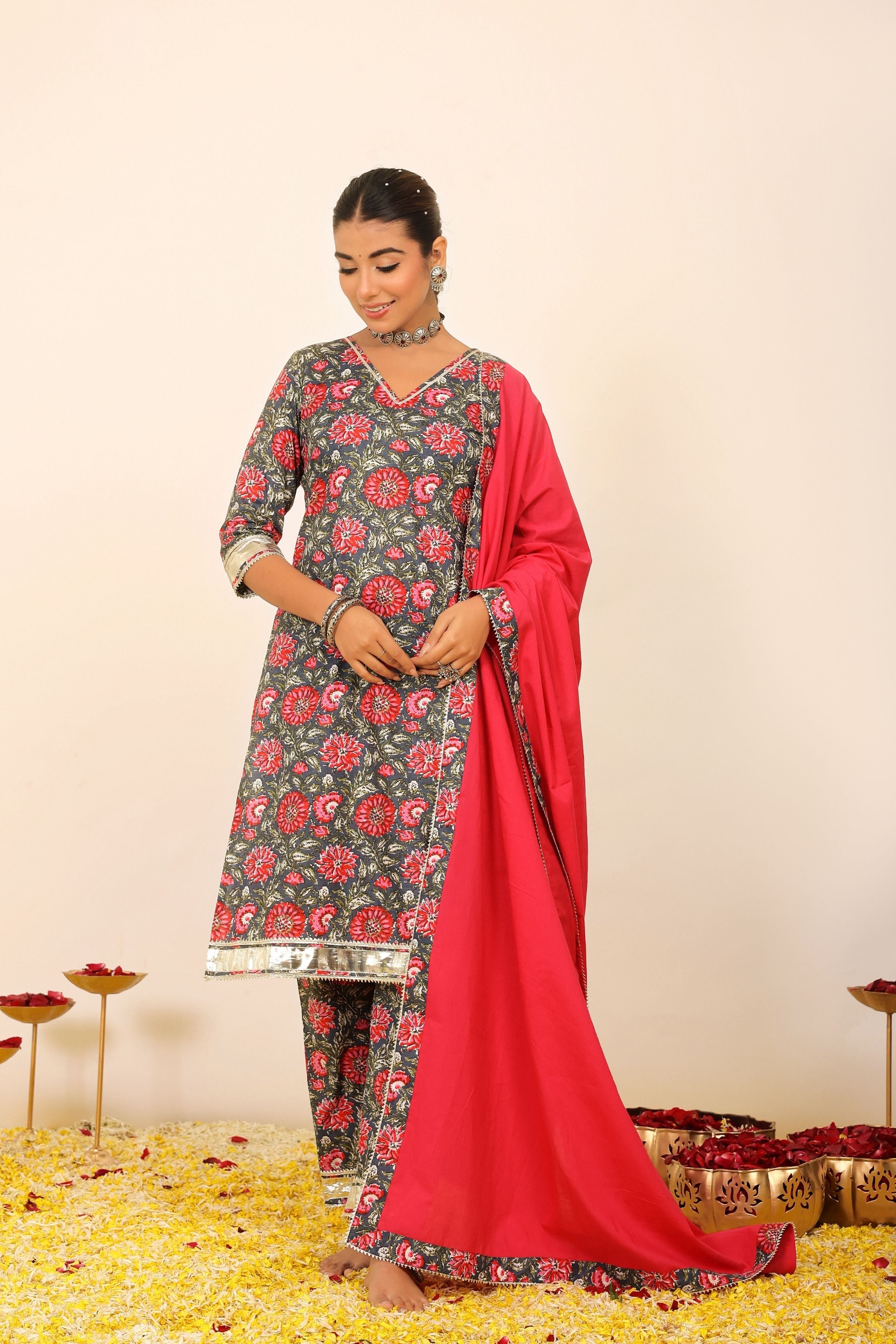 Floral Printed Multicolor Kurta Set Paired With Pant and Pink Dupatta - Kaoribyshreya