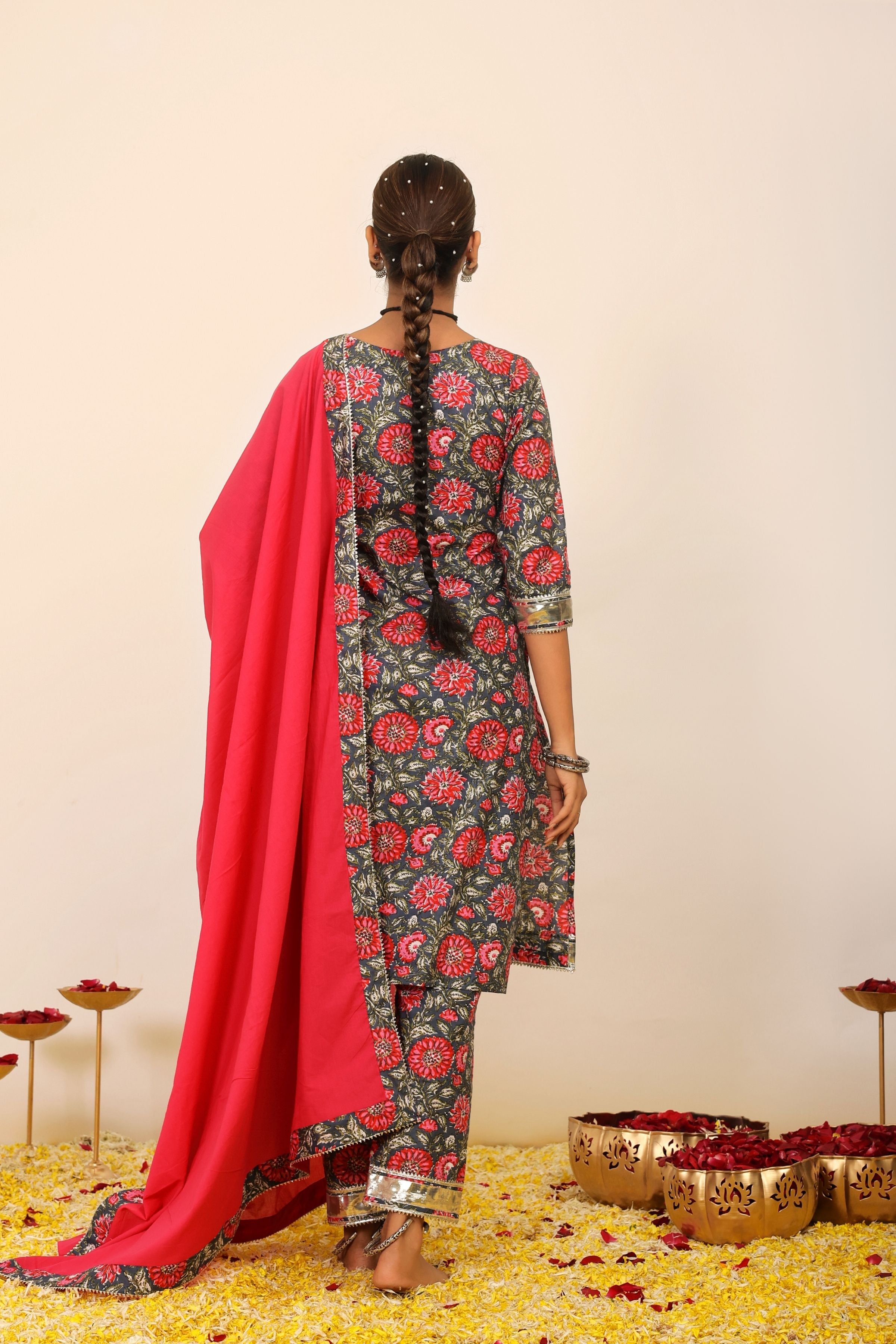 Floral Printed Multicolor Kurta Set Paired With Pant and Pink Dupatta - Kaoribyshreya