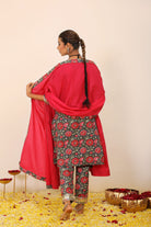 Floral Printed Multicolor Kurta Set Paired With Pant and Pink Dupatta - Kaoribyshreya