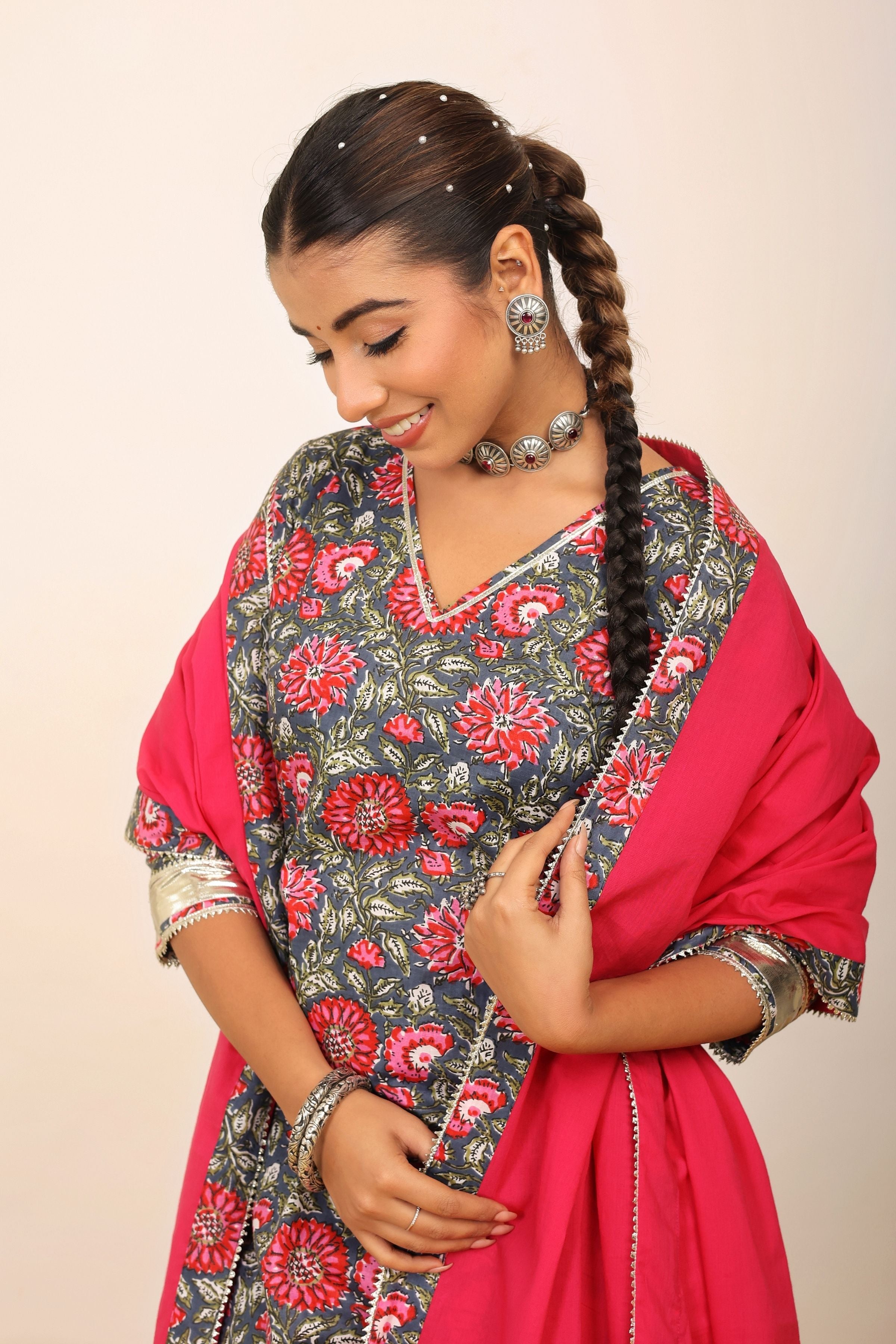 Floral Printed Multicolor Kurta Set Paired With Pant and Pink Dupatta - Kaoribyshreya