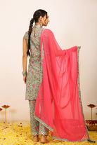 Multicolor Floral Printed Kurta Set Paired with Pant and Pink Dupatta - Kaoribyshreya