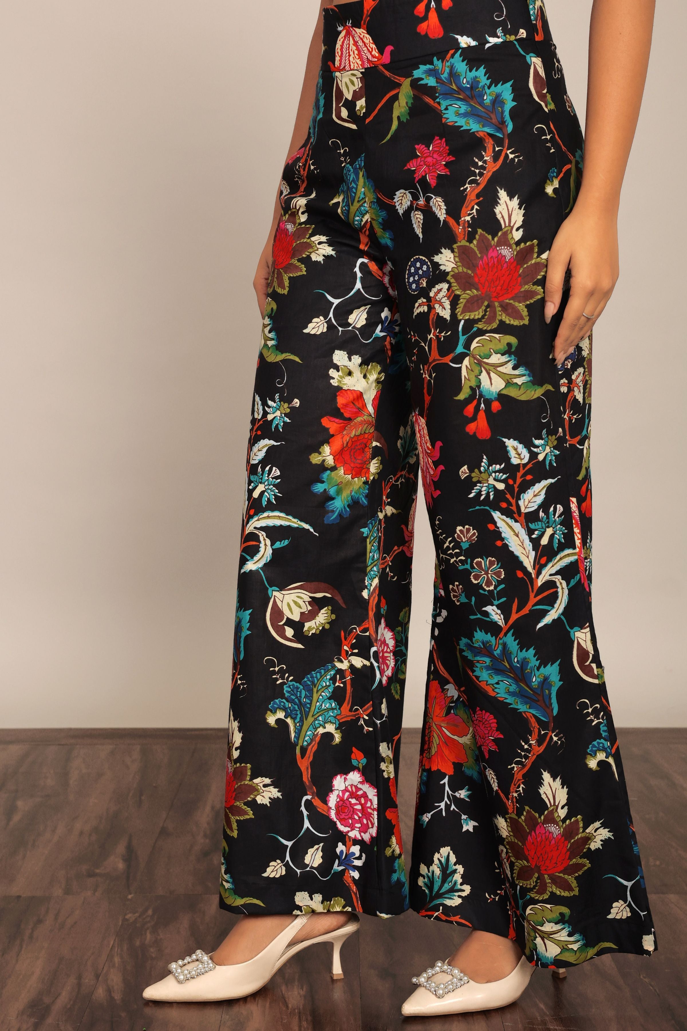 Black Multicolor Floral Printed Relaxed Pant with 2 Pockets - Kaoribyshreya