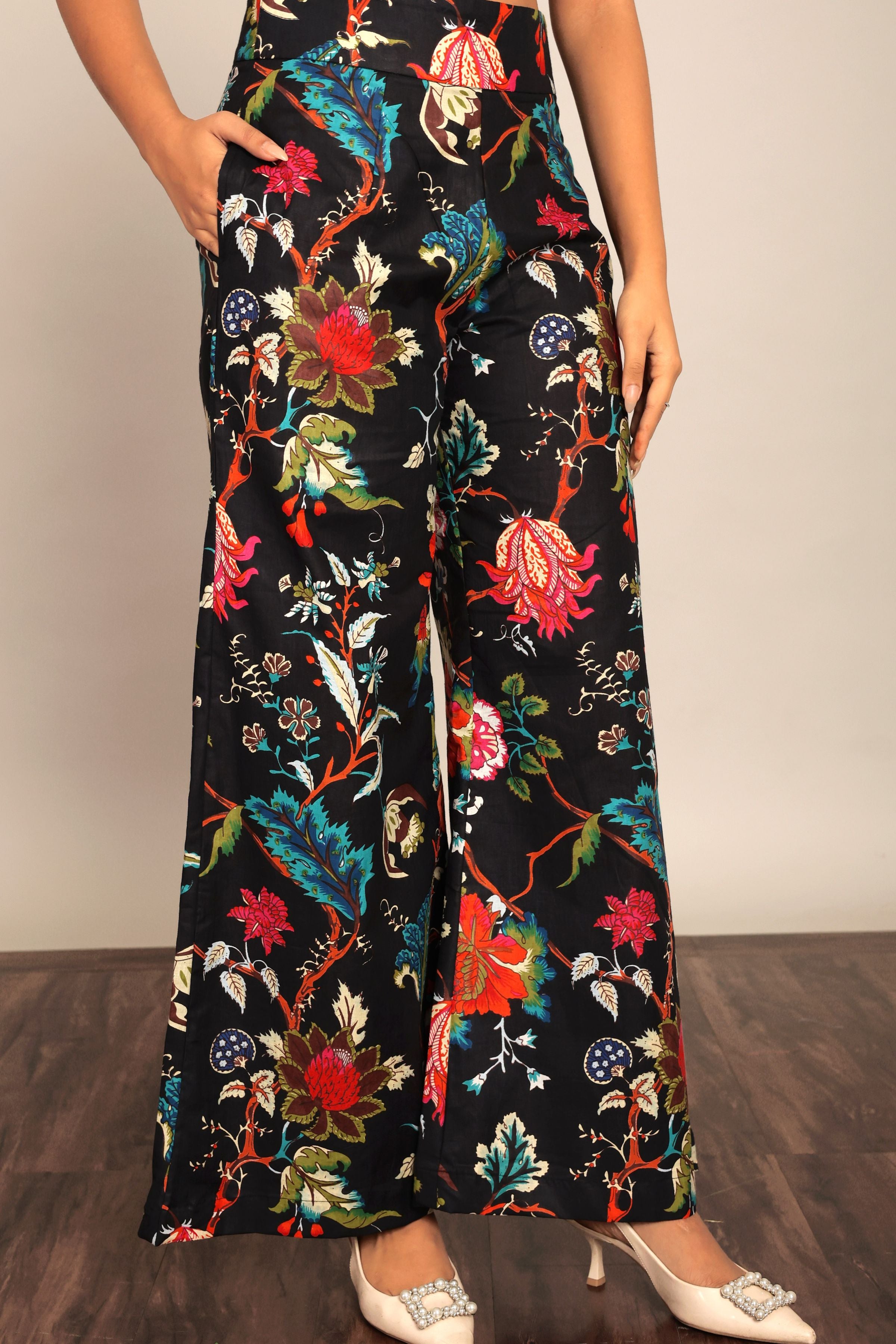 Black Multicolor Floral Printed Relaxed Pant with 2 Pockets - Kaoribyshreya