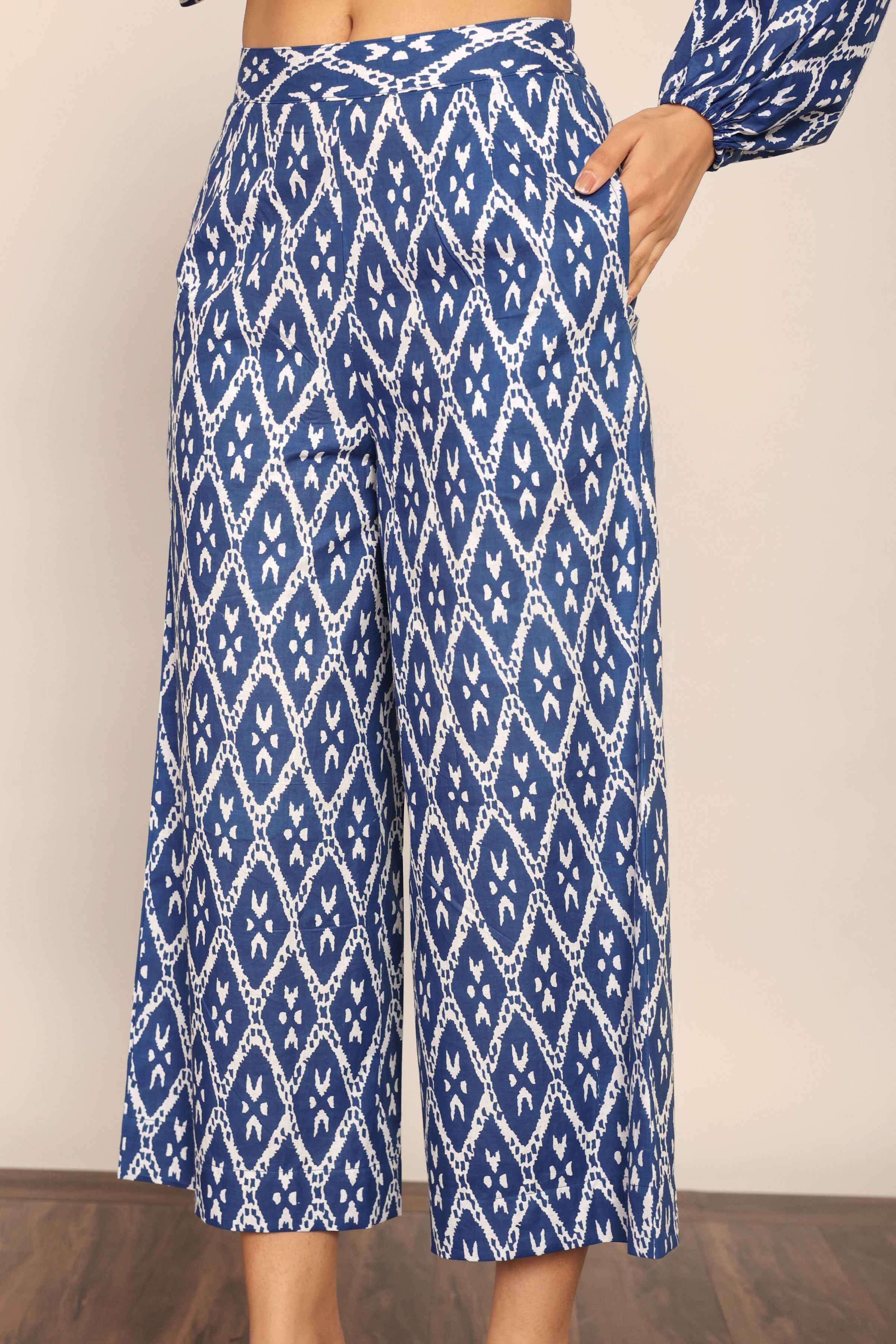 Blue and White Relaxed Pant With 2 Pockets - Kaoribyshreya