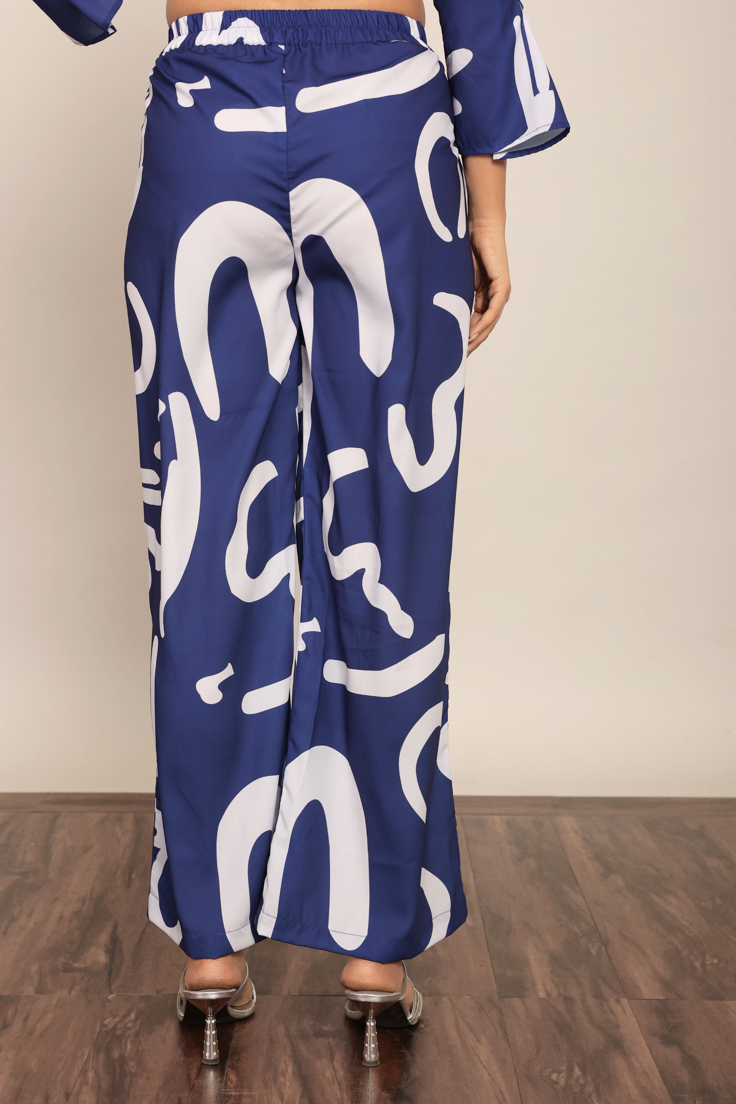 Blue and White Relaxed Pant with 2 Pockets and Full Elastic Belt - Kaoribyshreya