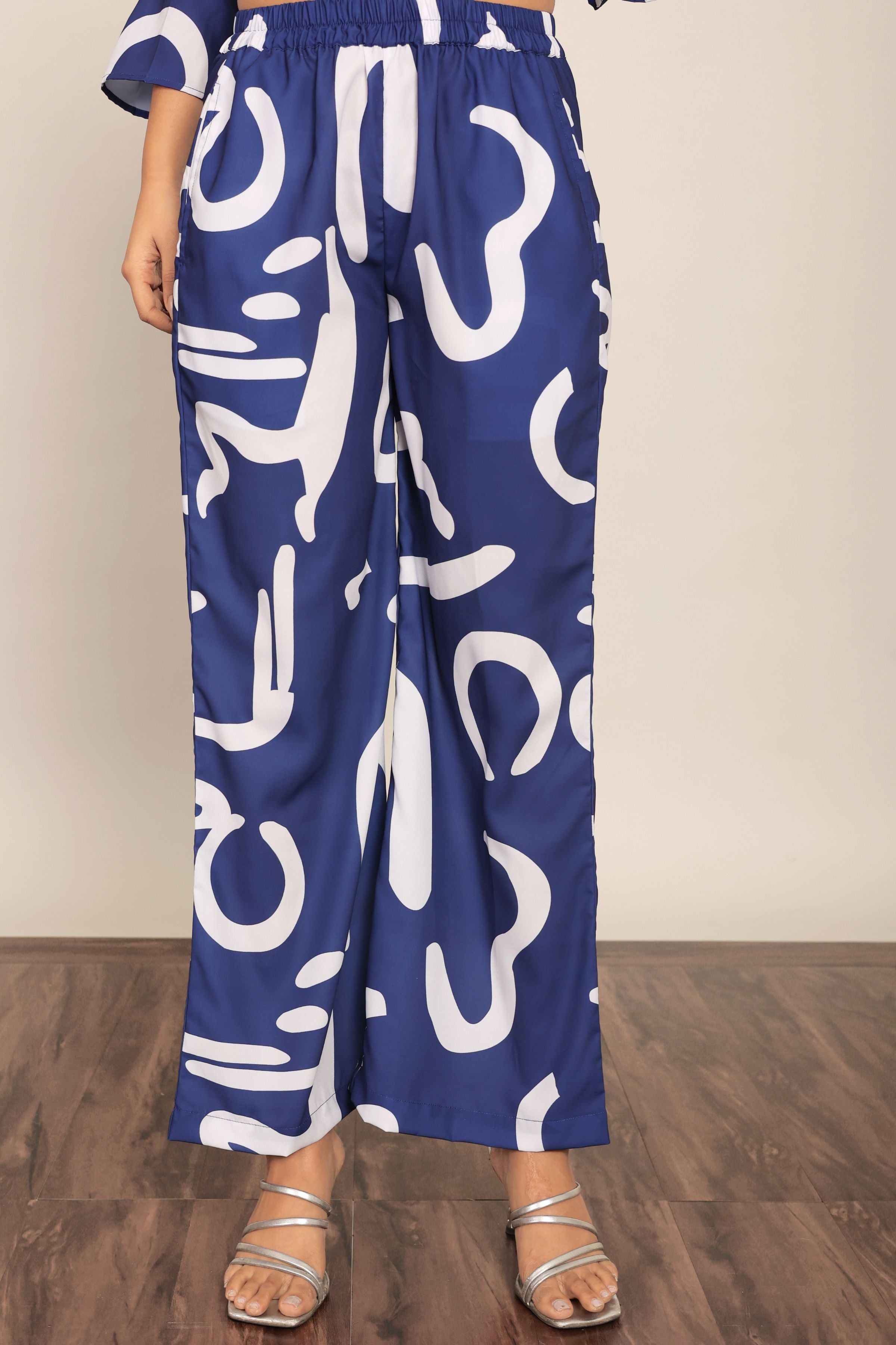 Blue and White Relaxed Pant with 2 Pockets and Full Elastic Belt - Kaoribyshreya