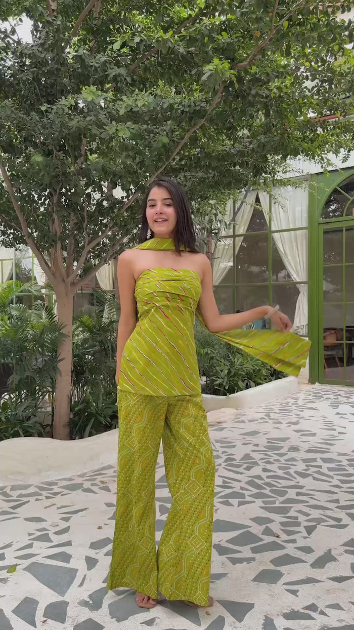 Green Leheriya Tube Kurta Set with Flared Pants, Bhandej Dupatta & Leheriya Stole