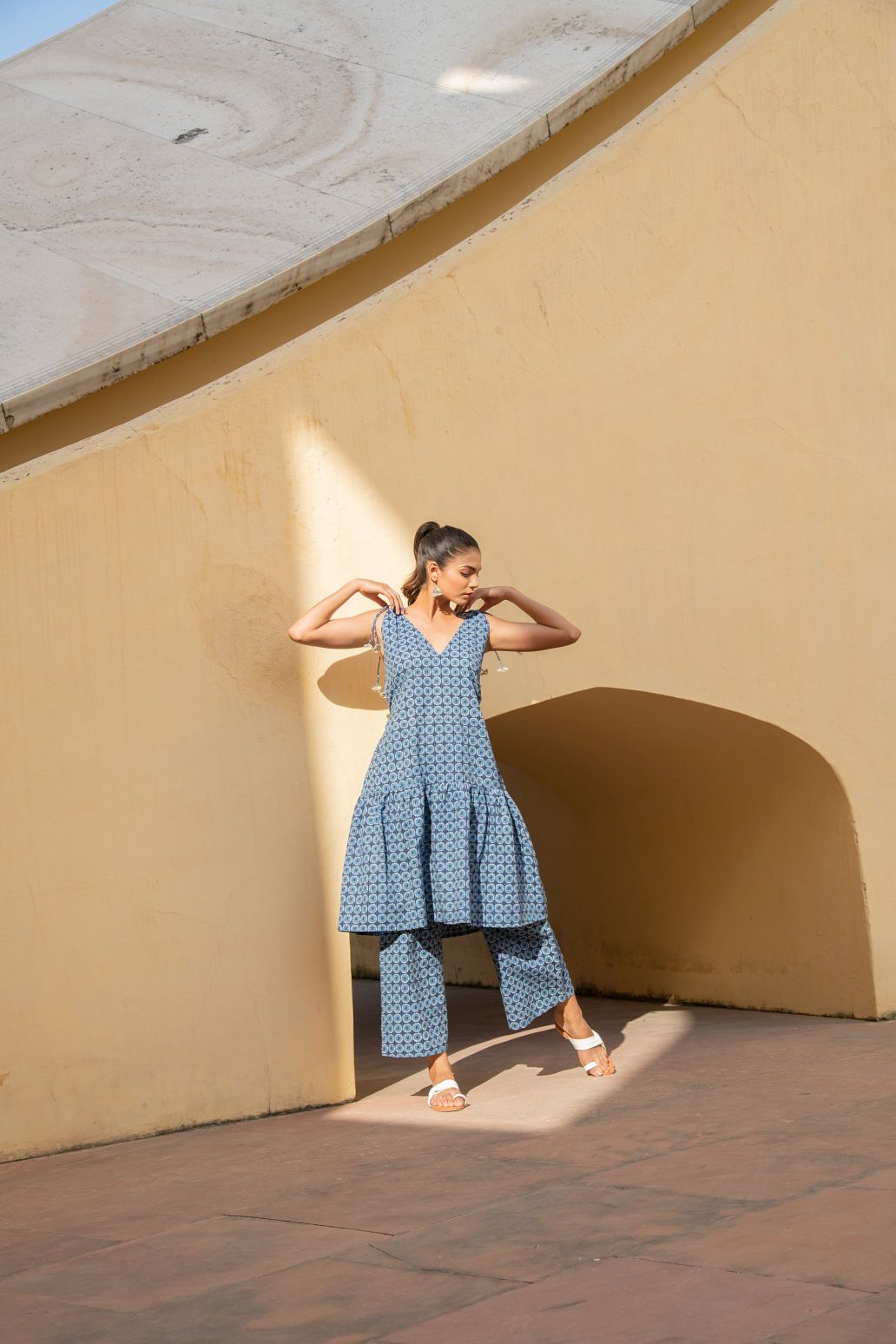 Geometric Print Kantha Blue Opal Shoulder And Back Tie Up Kurta With Short Pants