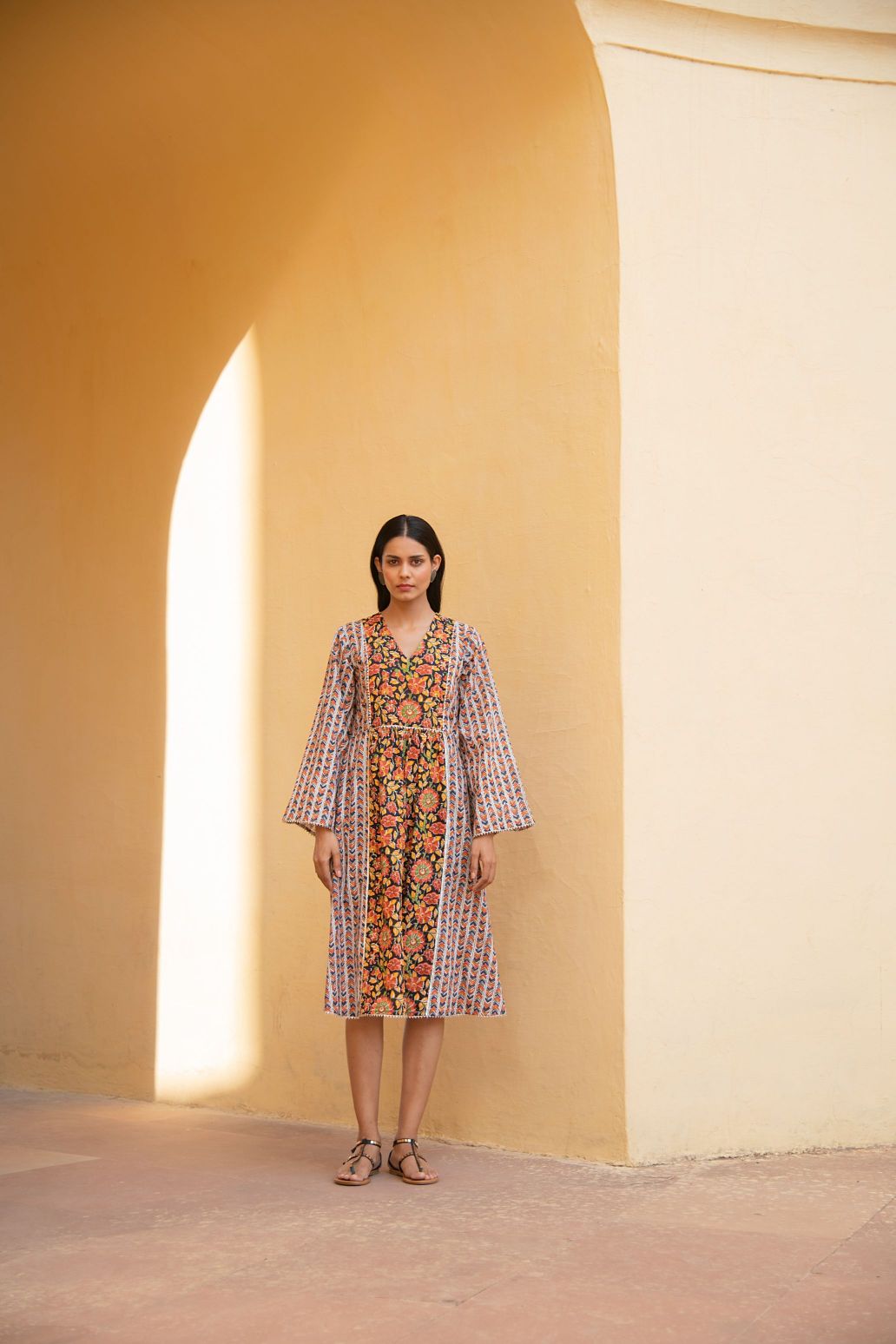 White Geometric Bell Sleeves Kurta With Floral Baritone Blue Front Panel